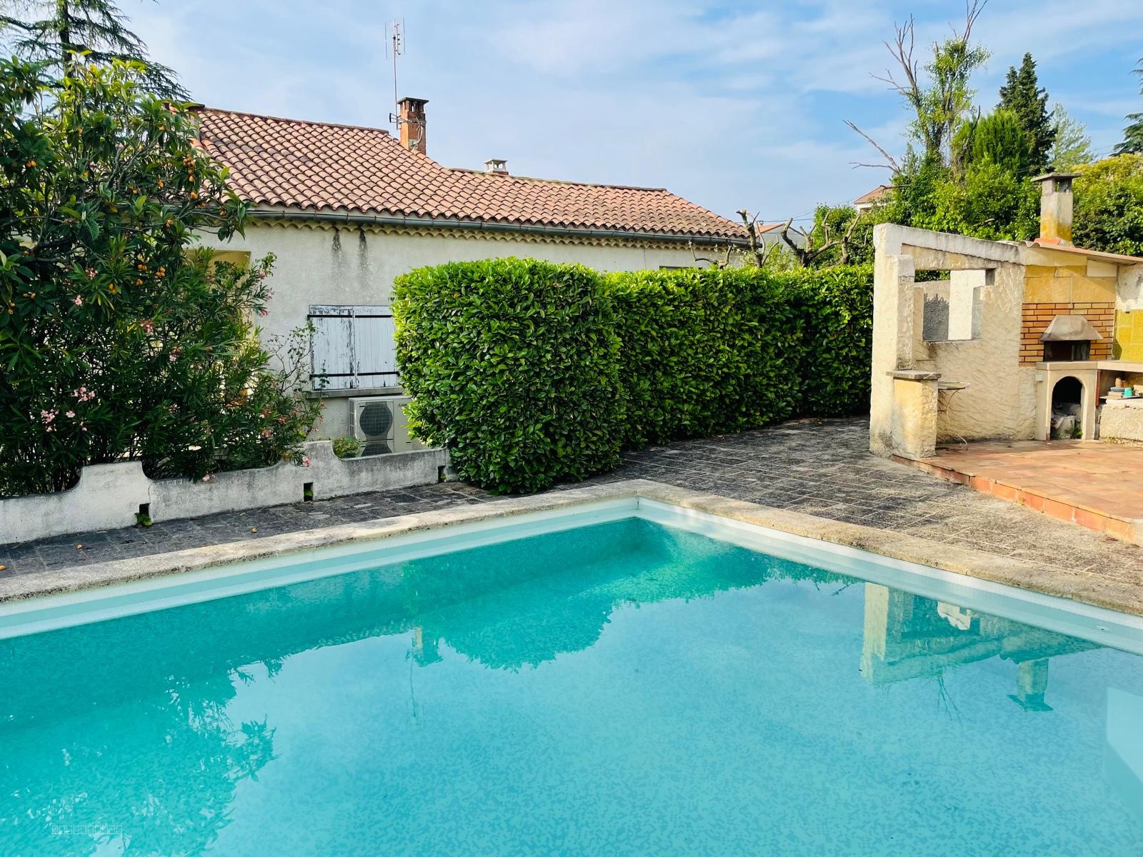 VENTE - MAISON - 5 PIECES - 244 M2 - ALES — photo 2