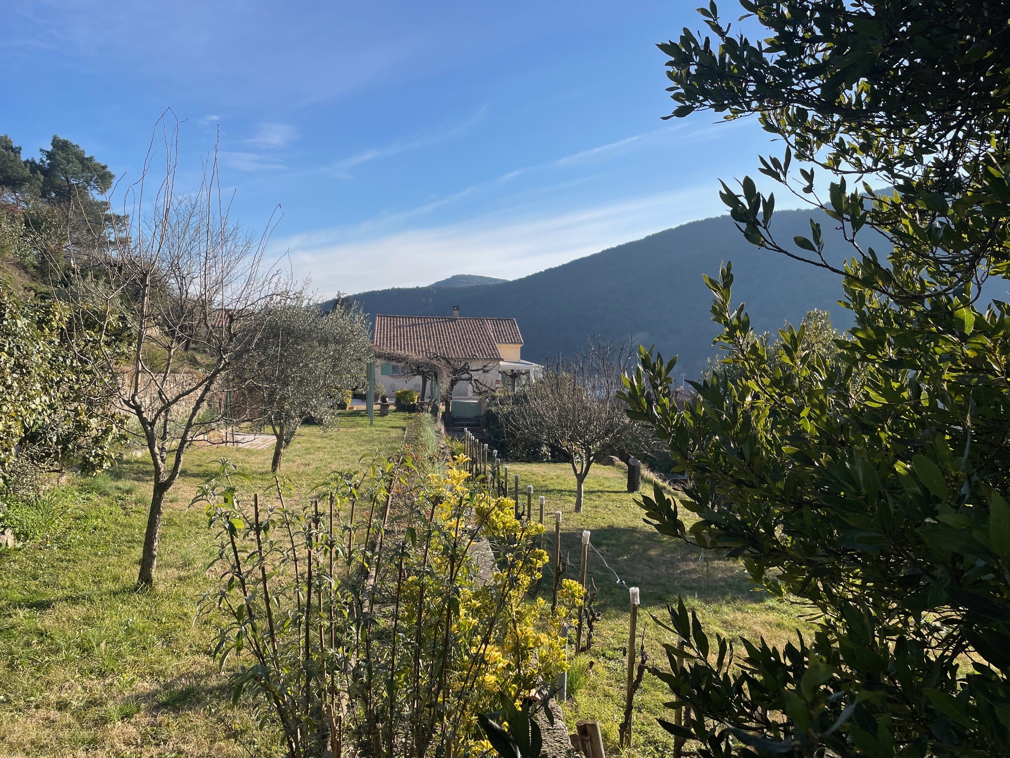 VENTE - MAISON - 6 PIECES - 140 M2 - LA GRAND COMBE — photo 2