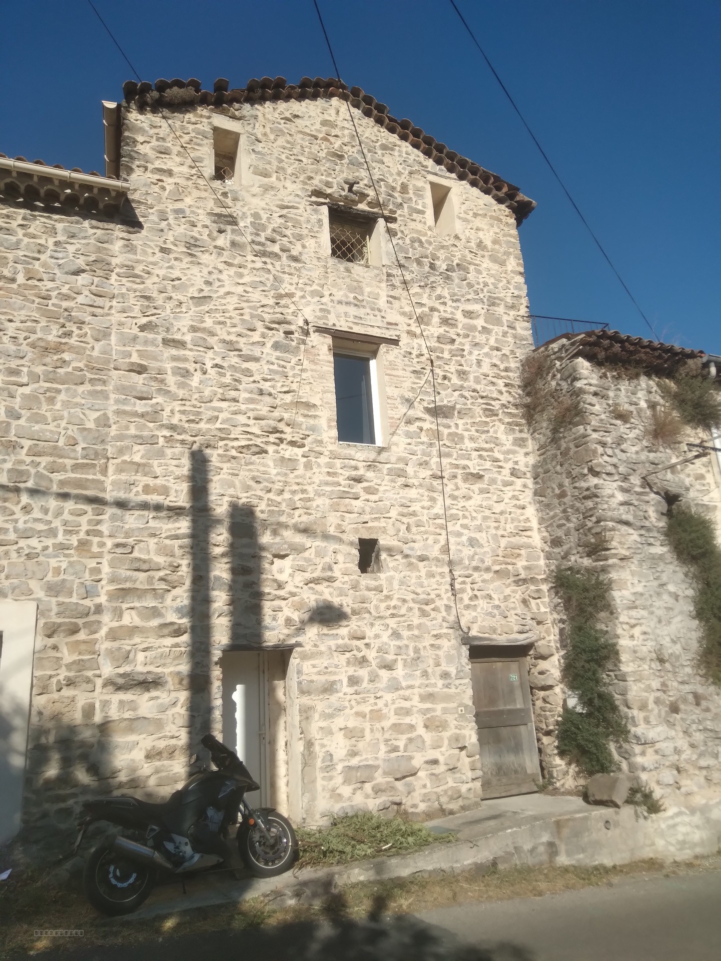 VENTE - MAISON DE VILLAGE - 6 PIECES - ST MARTIN DE VALGALGUES — photo 4