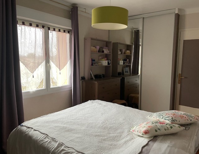 VENTE - MAISON - 5 pieces - 130 m2 - RIBAUTE LES TAVERNES — photo 10