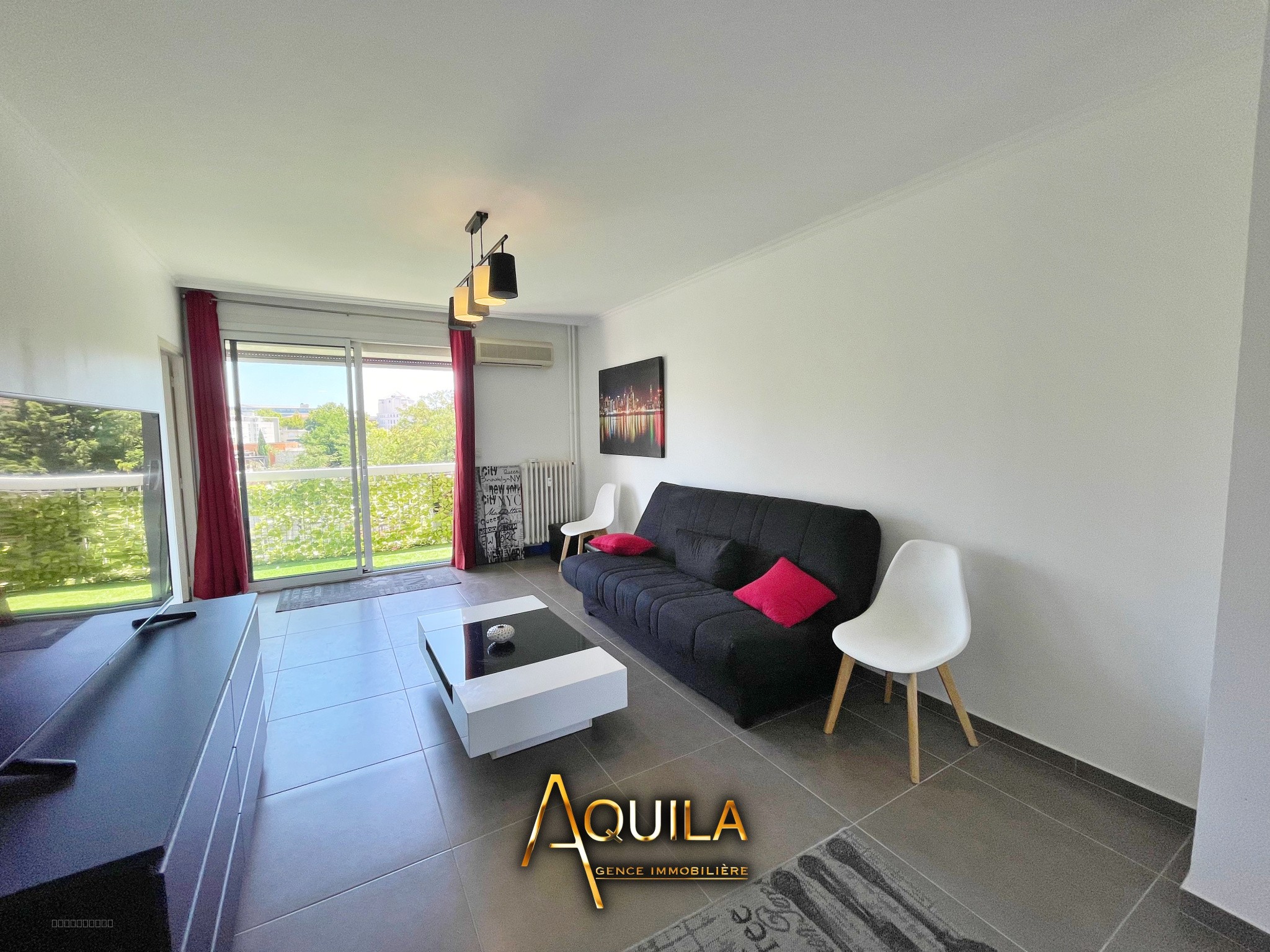 Appartement traversant proche du tramway — photo 2