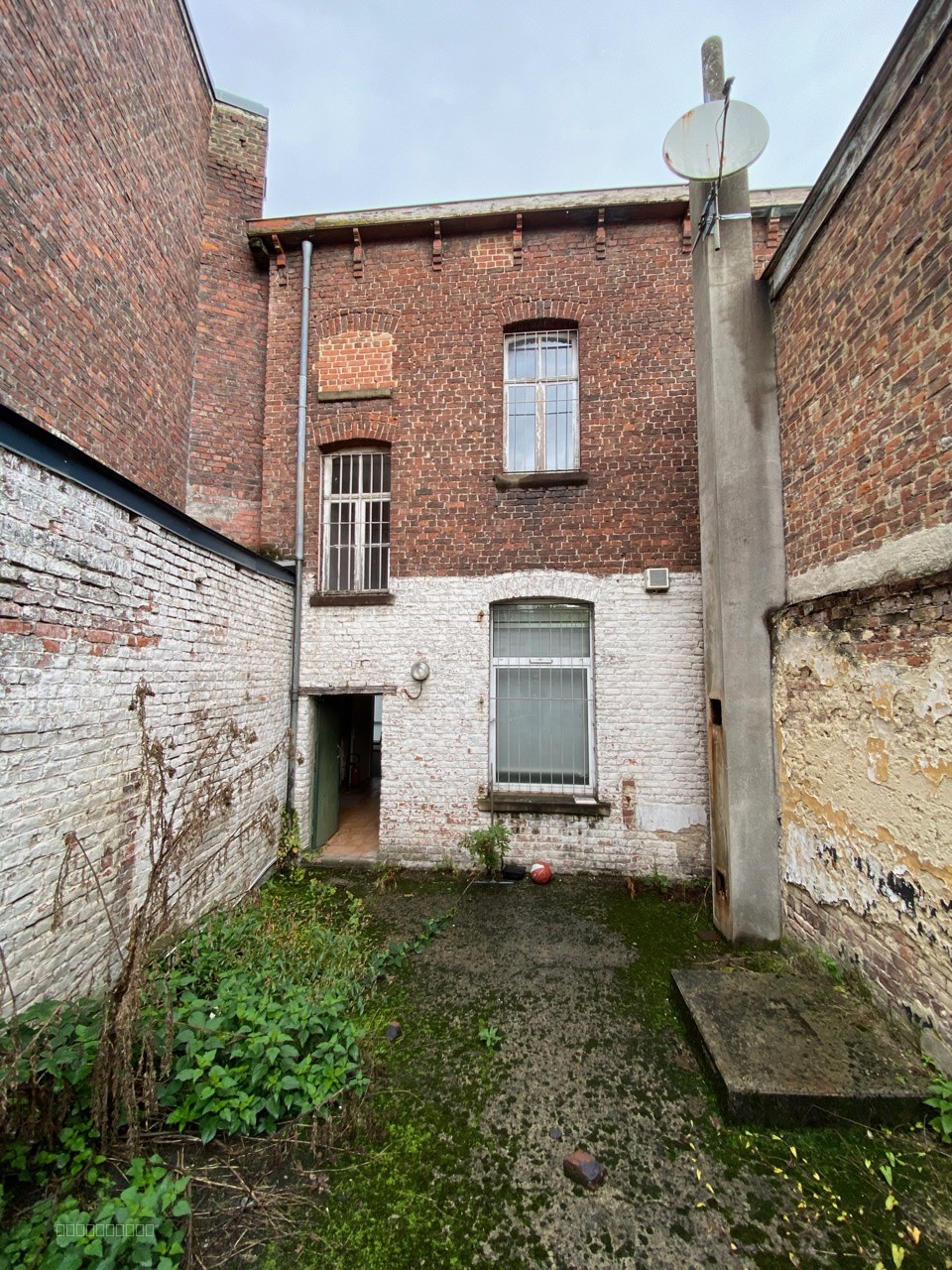 Immeuble Anciennement à usage Commercial — photo 16