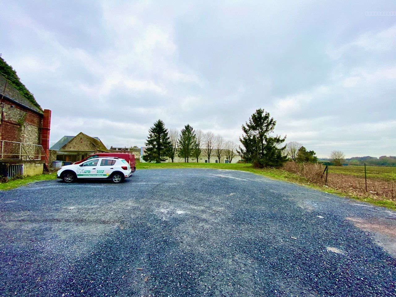 OPPORTUNITÉ EXCEPTIONNELLE ! IMMEUBLE POLYVALENT DE 900m2 AVEC PARKING ! — photo 3