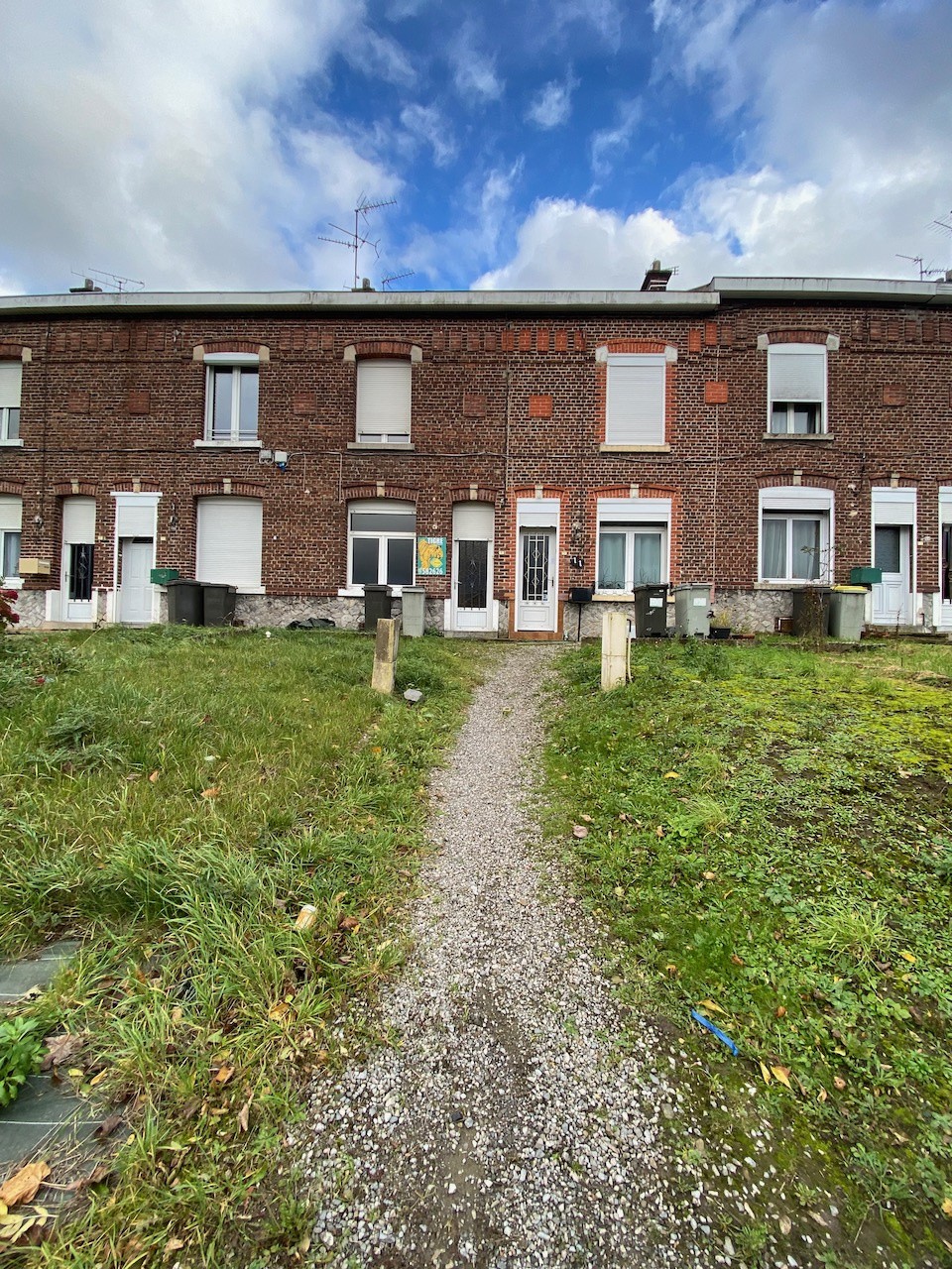 Au centre de Recquignies Maison de Ville en Parfait Etat — photo 2