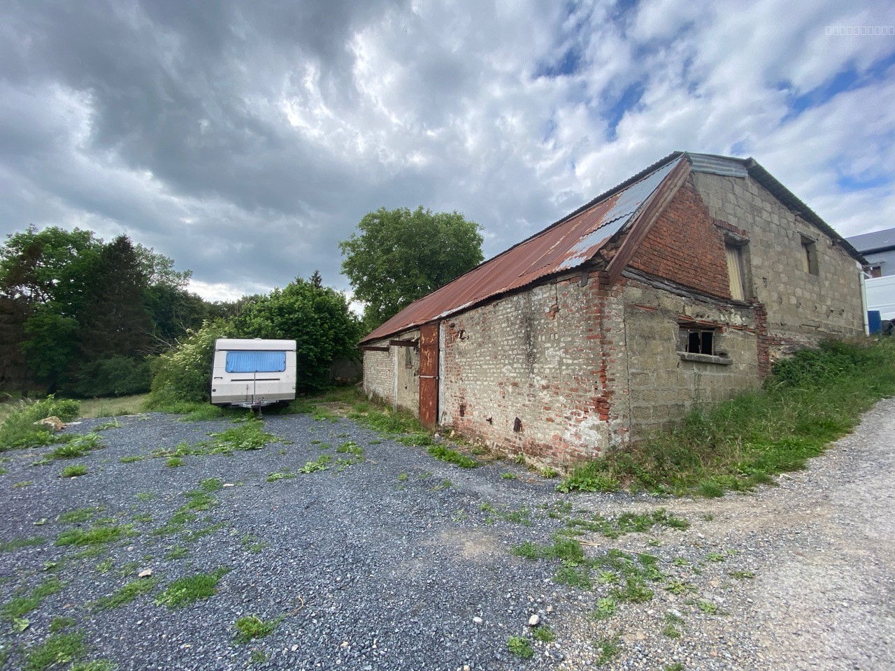 HANGAR D'ENVIRON 50 M2 sur TERRAIN CONSTRUCTIBLE SUR BOUSIGNIES-SUR-ROC — photo 1