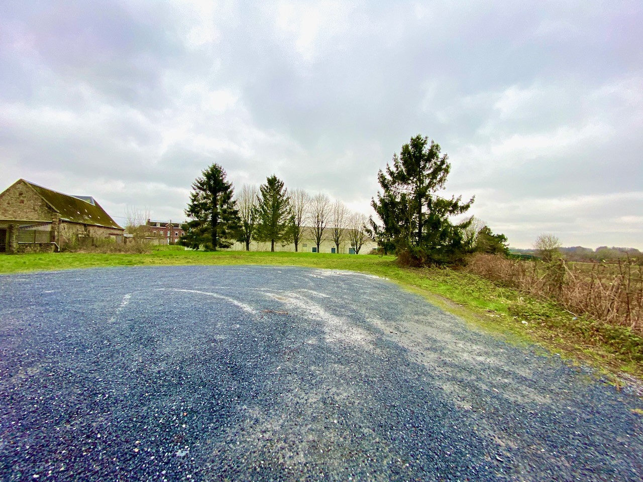 OPPORTUNITÉ EXCEPTIONNELLE ! IMMEUBLE POLYVALENT DE 900m2 AVEC PARKING ! — photo 4