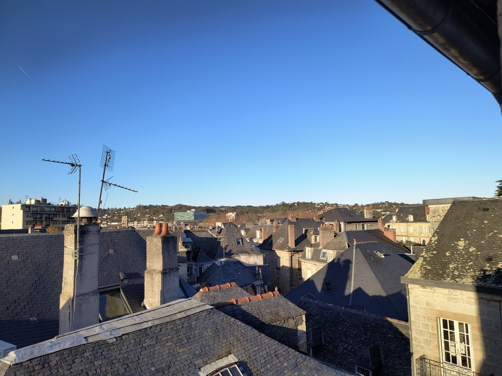Appartement au dernier étage immeuble historique et parking privatif. — photo 3