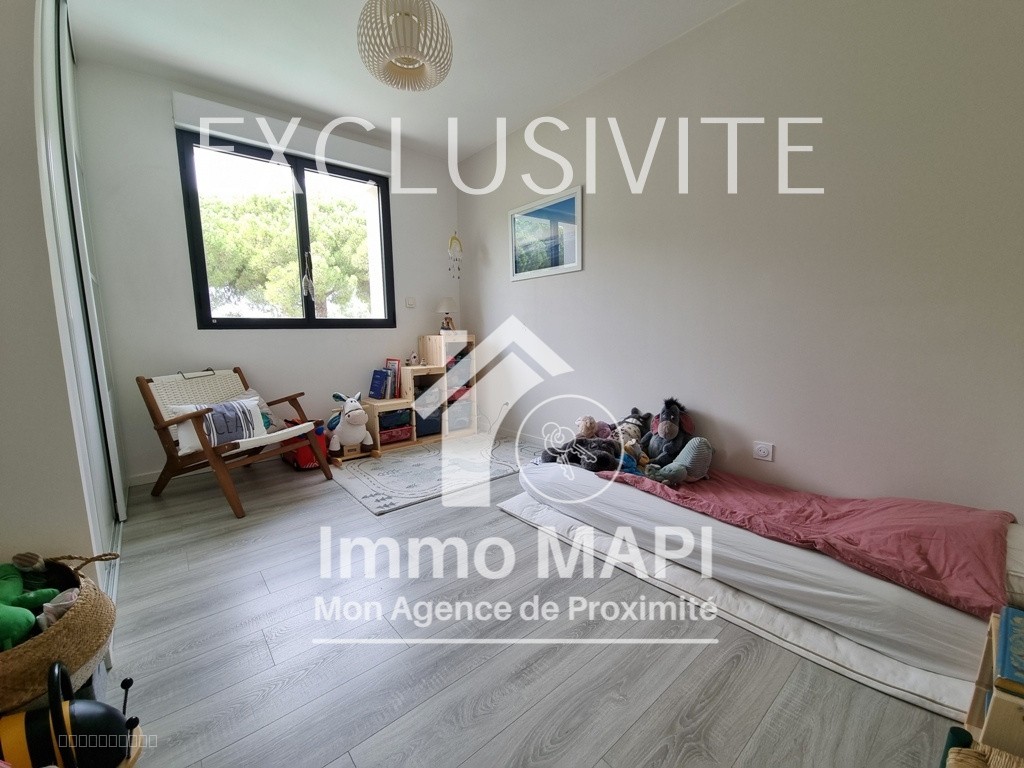 Maison contemporaine T5 de 124m2 avec piscine et garage — photo 8