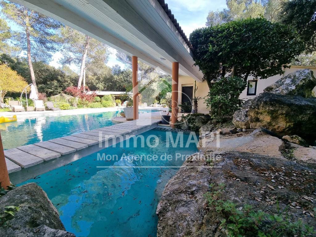 Magnifique maison d’architecte de 478 m2 dans un cadre privilégié et rare sur 1ha de terrain. — photo 2