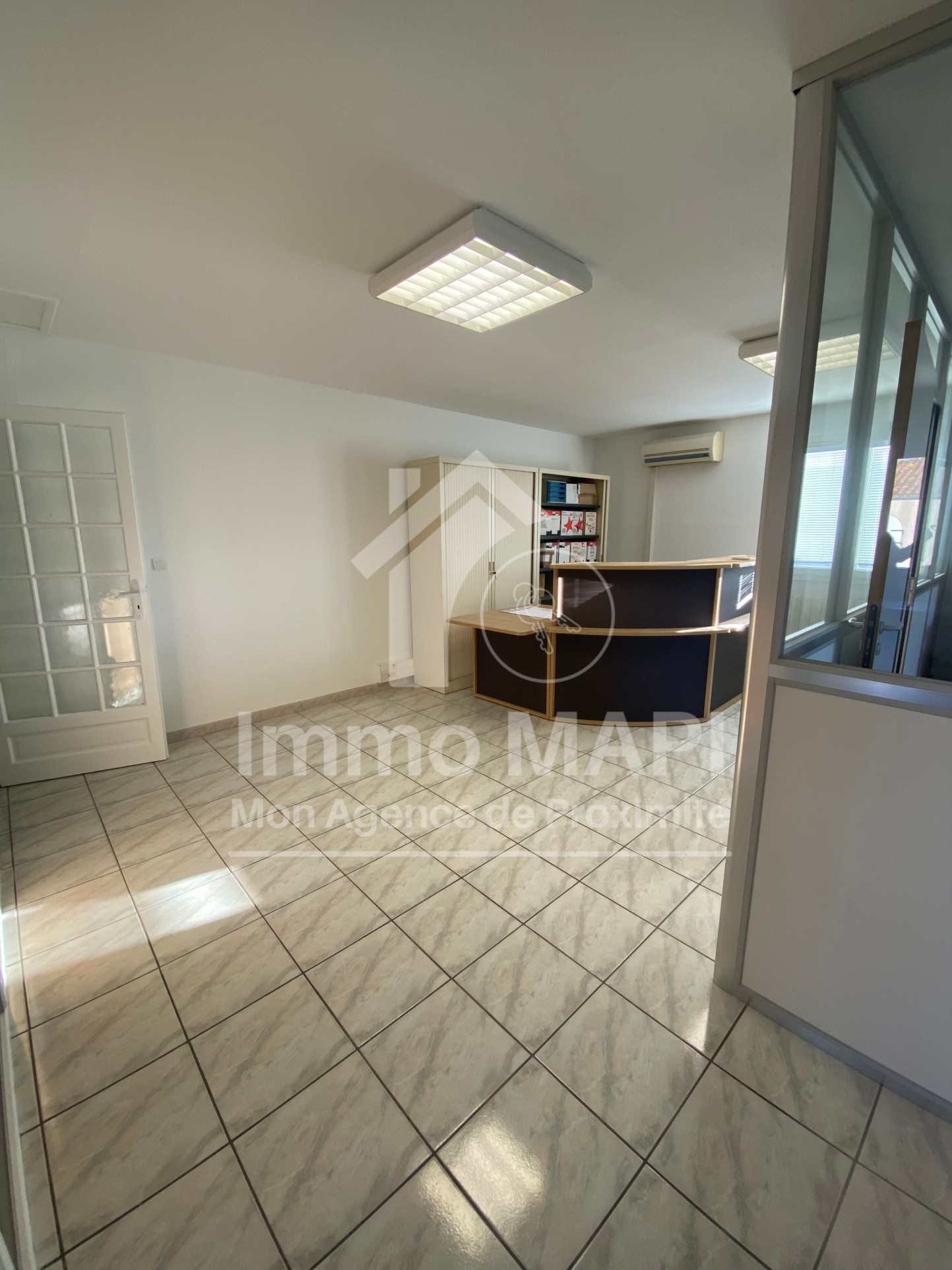 Local Professionnel  119 m2 espace stockage et bureaux - Villeneuve Les Maguelone — photo 2