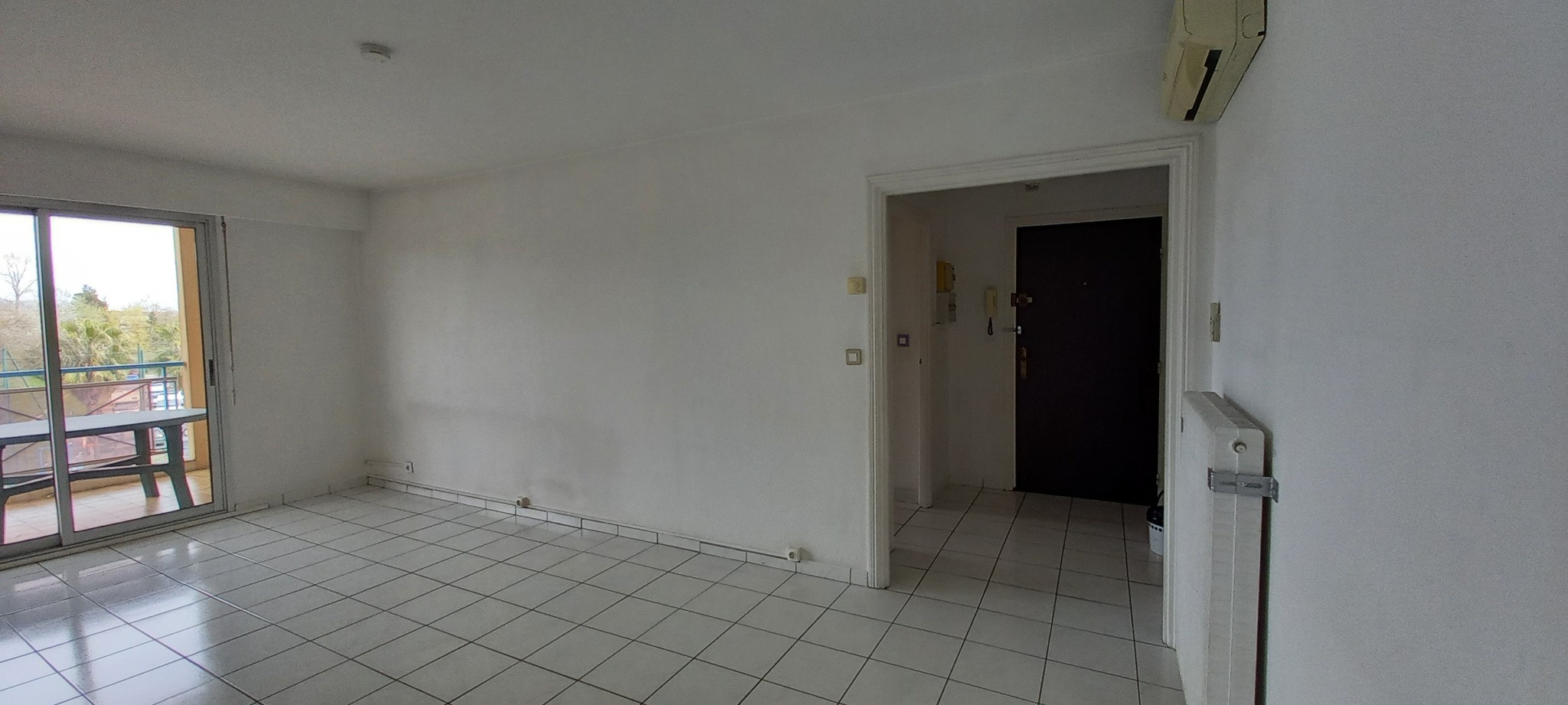 RESIDENCE DES PRES FLEURIS - MANDELIEU CAPITOU - F3 — photo 8
