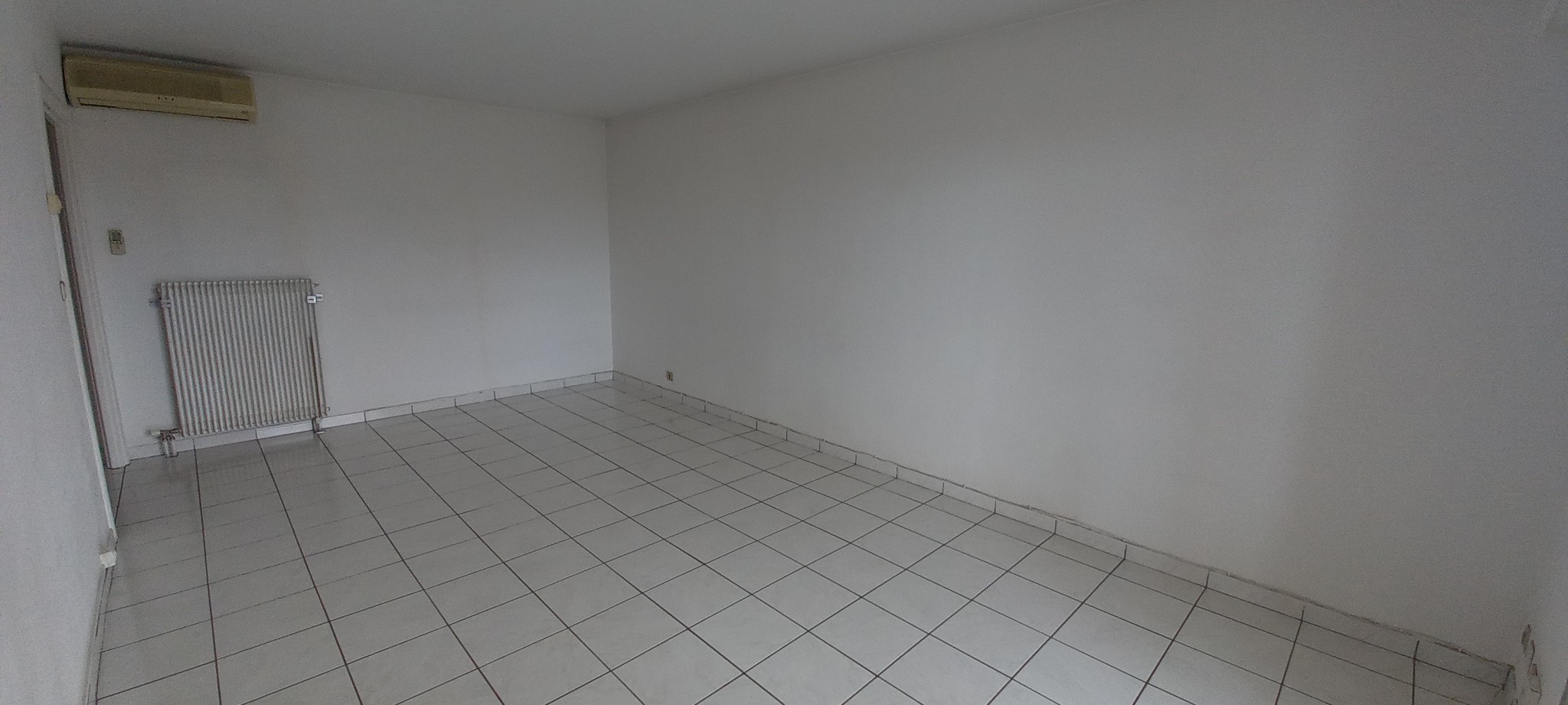 RESIDENCE DES PRES FLEURIS - MANDELIEU CAPITOU - F3 — photo 9