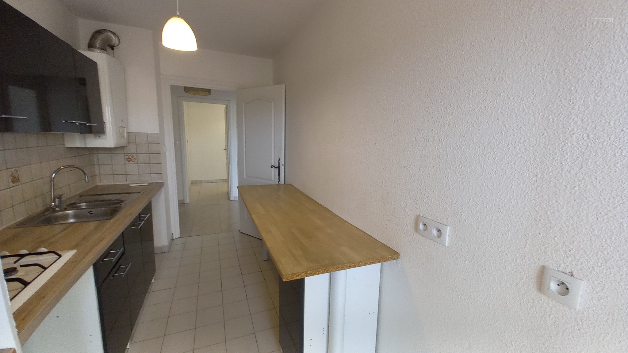 RESIDENCE DES  PRES FLEURIS -  DERNIER ETAGE TRAVERSANT — photo 5