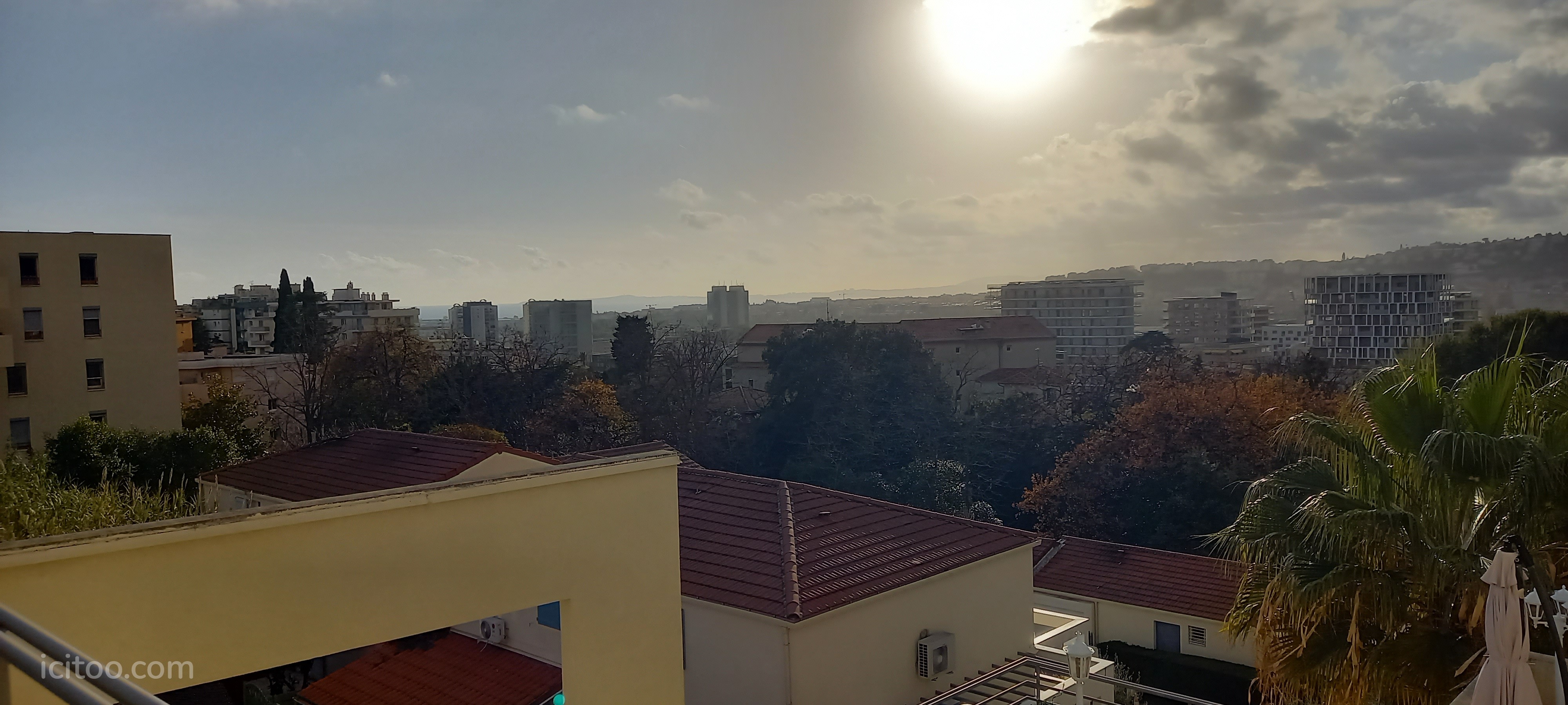 DUPLEX 4 PIECES  - VILLA SUR LE TOIT - VUE PANORAMIQUE — photo 4