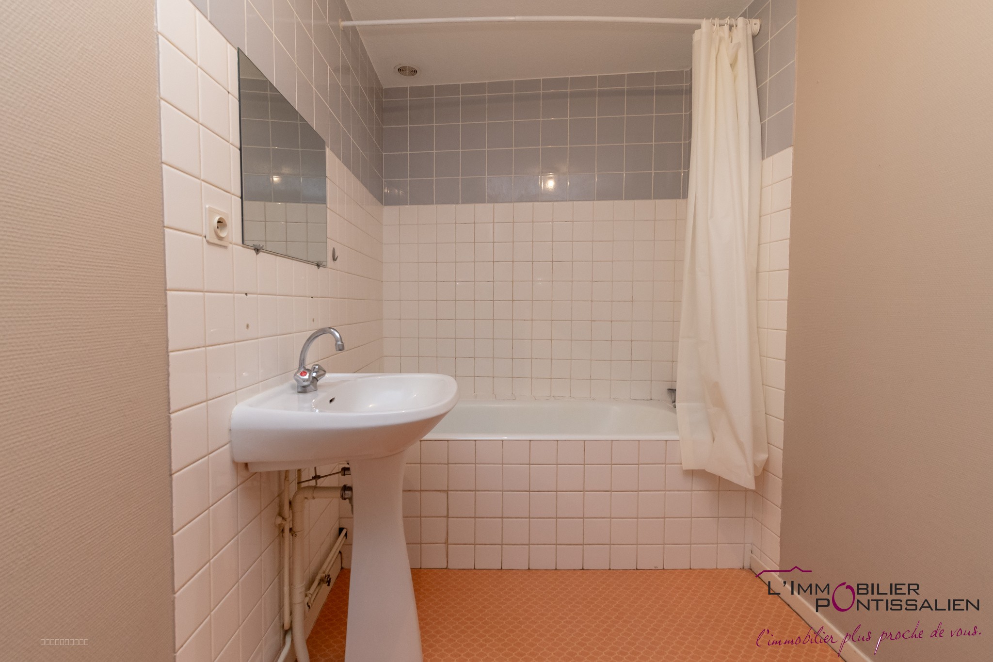 PONTARLIER - CENTRE VILLE - APPARTEMENT T2 - CAVE — photo 14