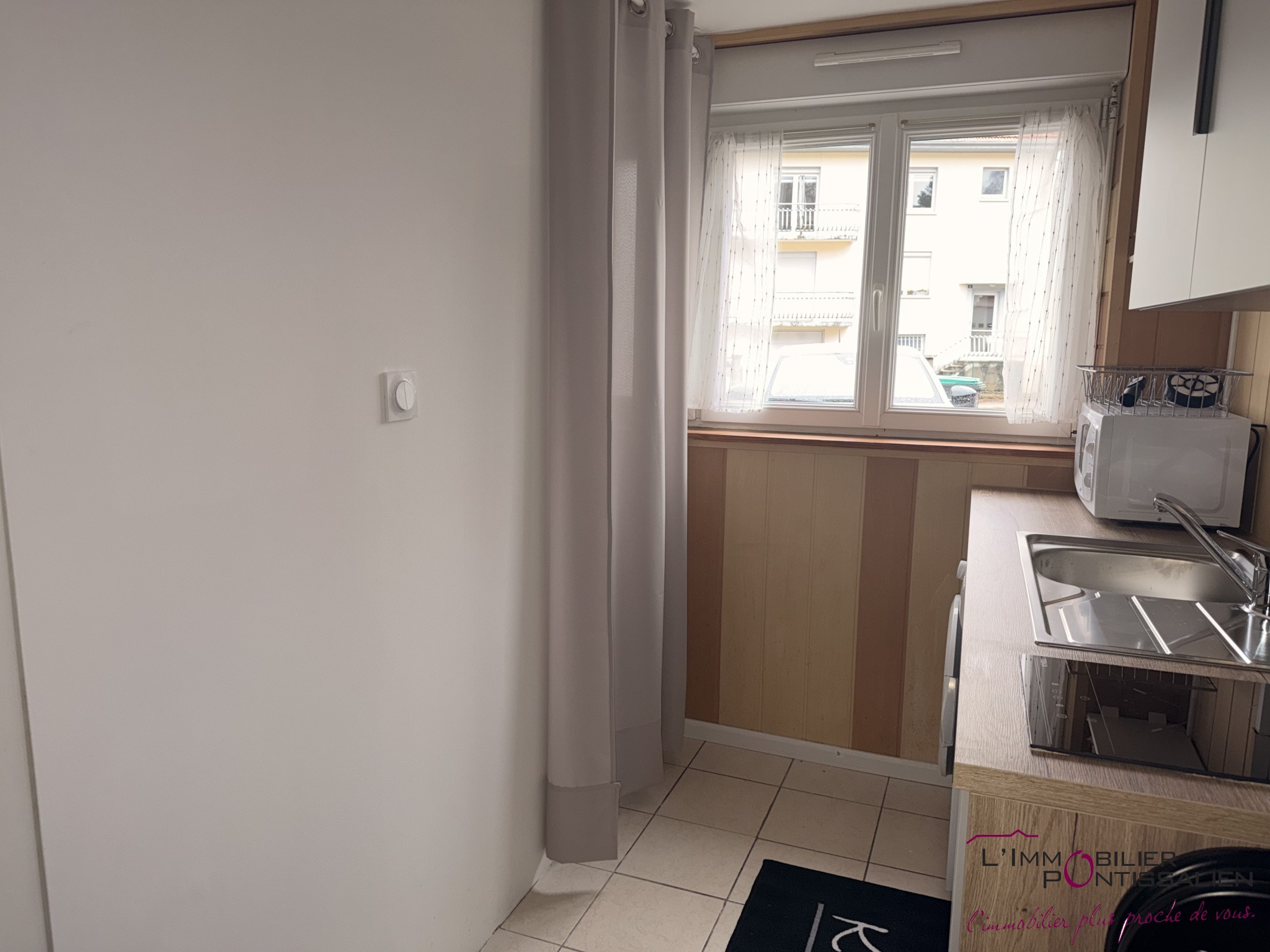 STUDIO MEUBLE - PONTARLIER - PROCHE DE LA GARE - PLACE DE PARKING PRIVEE — photo 6