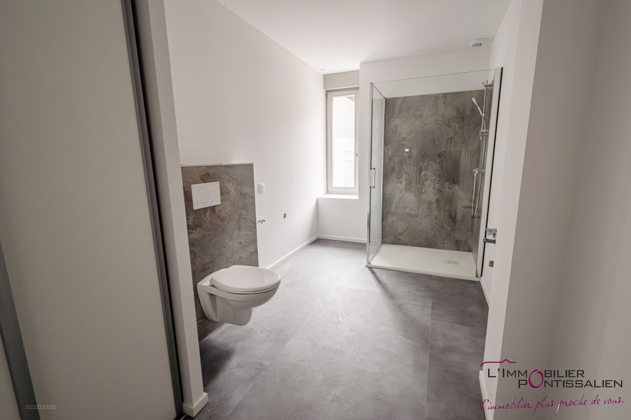 LA CLUSE ET MIJOUX : APPARTEMENT DE TYPE 5 AVEC TERRASSE, CAVE ET PARKING — photo 4