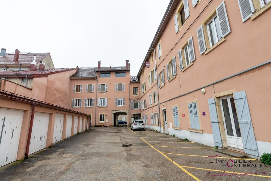 PONTARLIER-centre ville- Appartement T3 - 82m2 — photo 20
