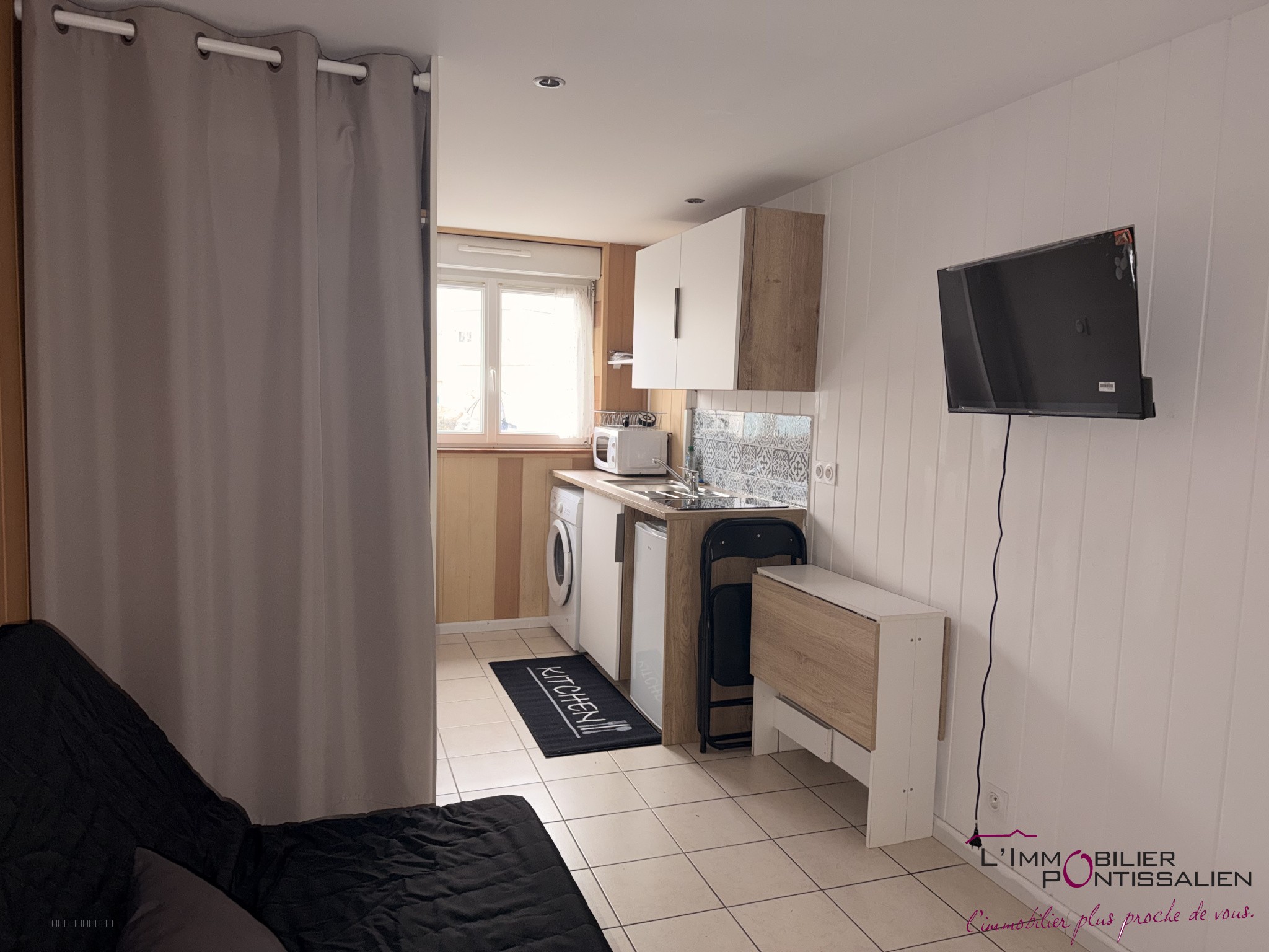 STUDIO MEUBLE - PONTARLIER - PROCHE DE LA GARE - PLACE DE PARKING PRIVEE — photo 2