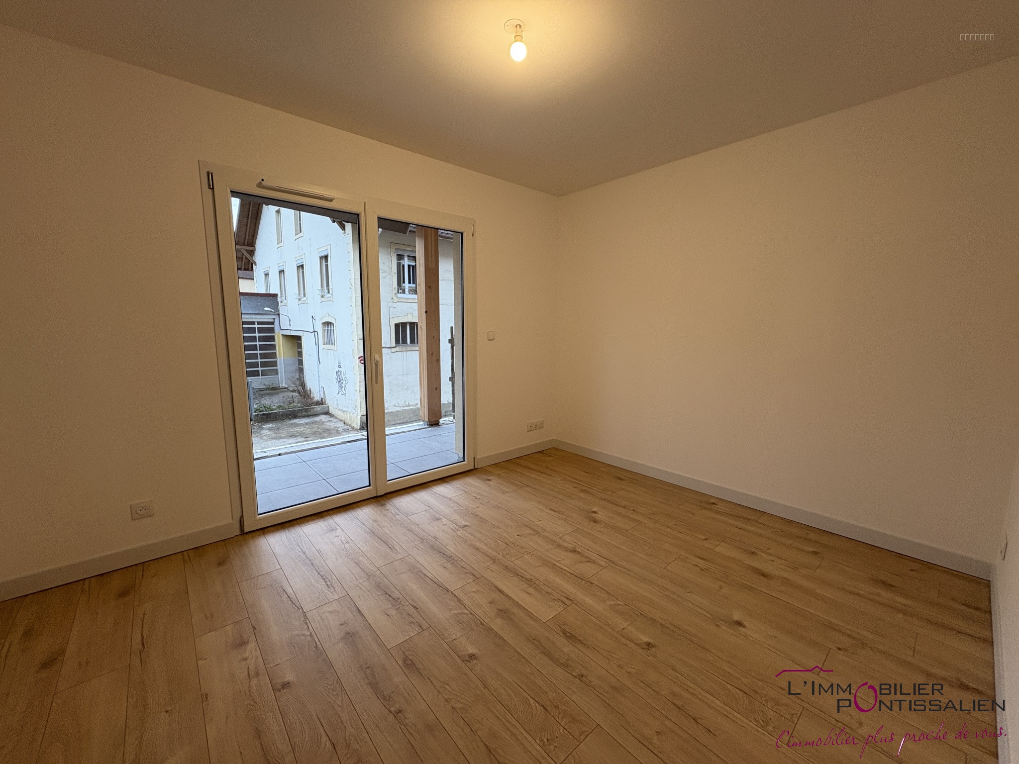 PONTARLIER- RESIDENCE DES LAVAUX : APPARTEMENT DE TYPE 5 AVEC TERRASSES, JARDIN, ASCENSEUR ET CAVE — photo 19