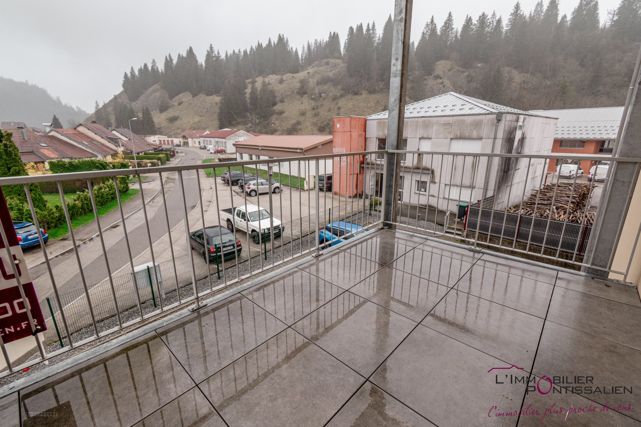 LA CLUSE ET MIJOUX : APPARTEMENT DE TYPE 5 AVEC TERRASSE, CAVE ET PARKING — photo 2