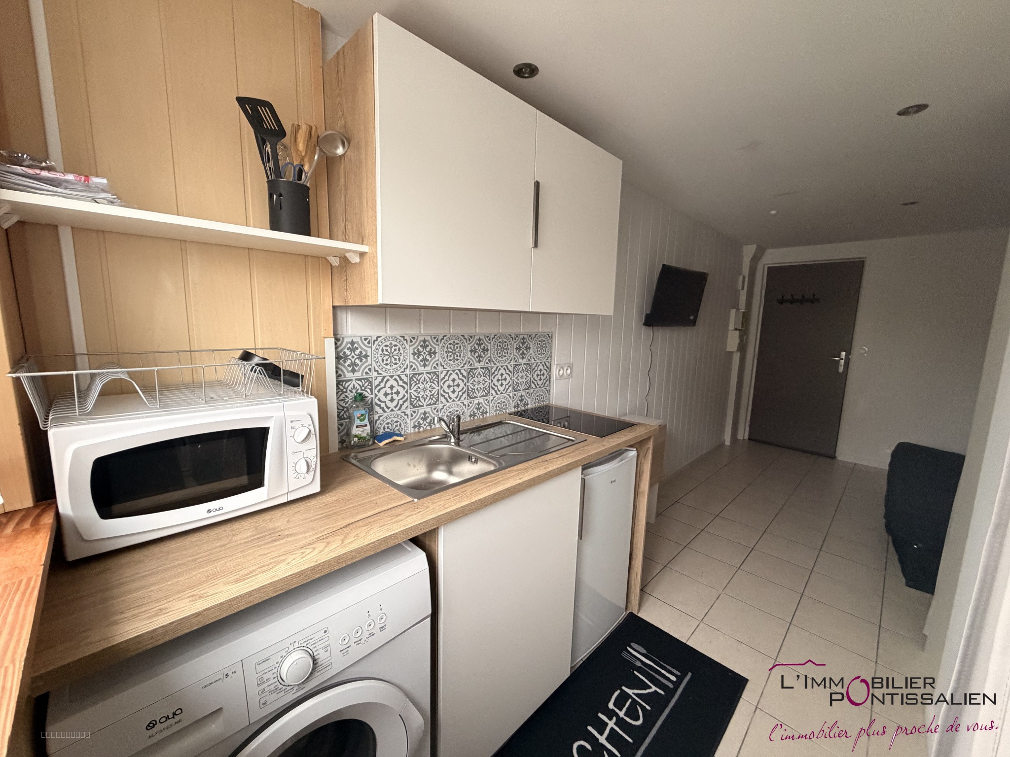 STUDIO MEUBLE - PONTARLIER - PROCHE DE LA GARE - PLACE DE PARKING PRIVEE — photo 4