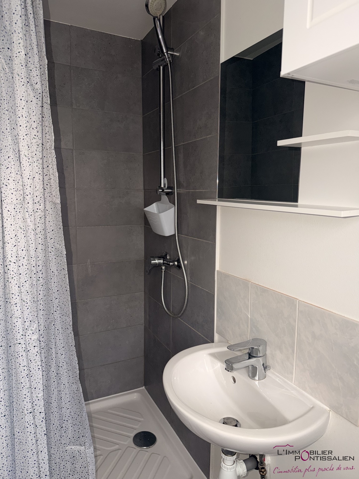 STUDIO MEUBLE - PONTARLIER - PROCHE DE LA GARE - PLACE DE PARKING PRIVEE — photo 9