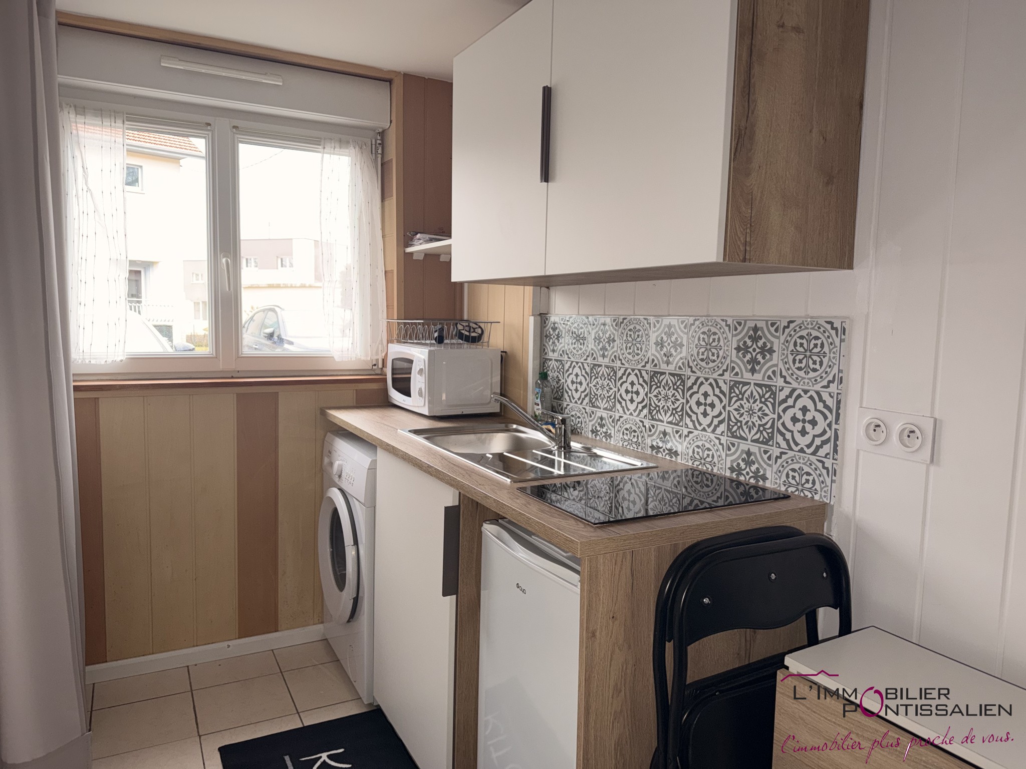 STUDIO MEUBLE - PONTARLIER - PROCHE DE LA GARE - PLACE DE PARKING PRIVEE — photo 3