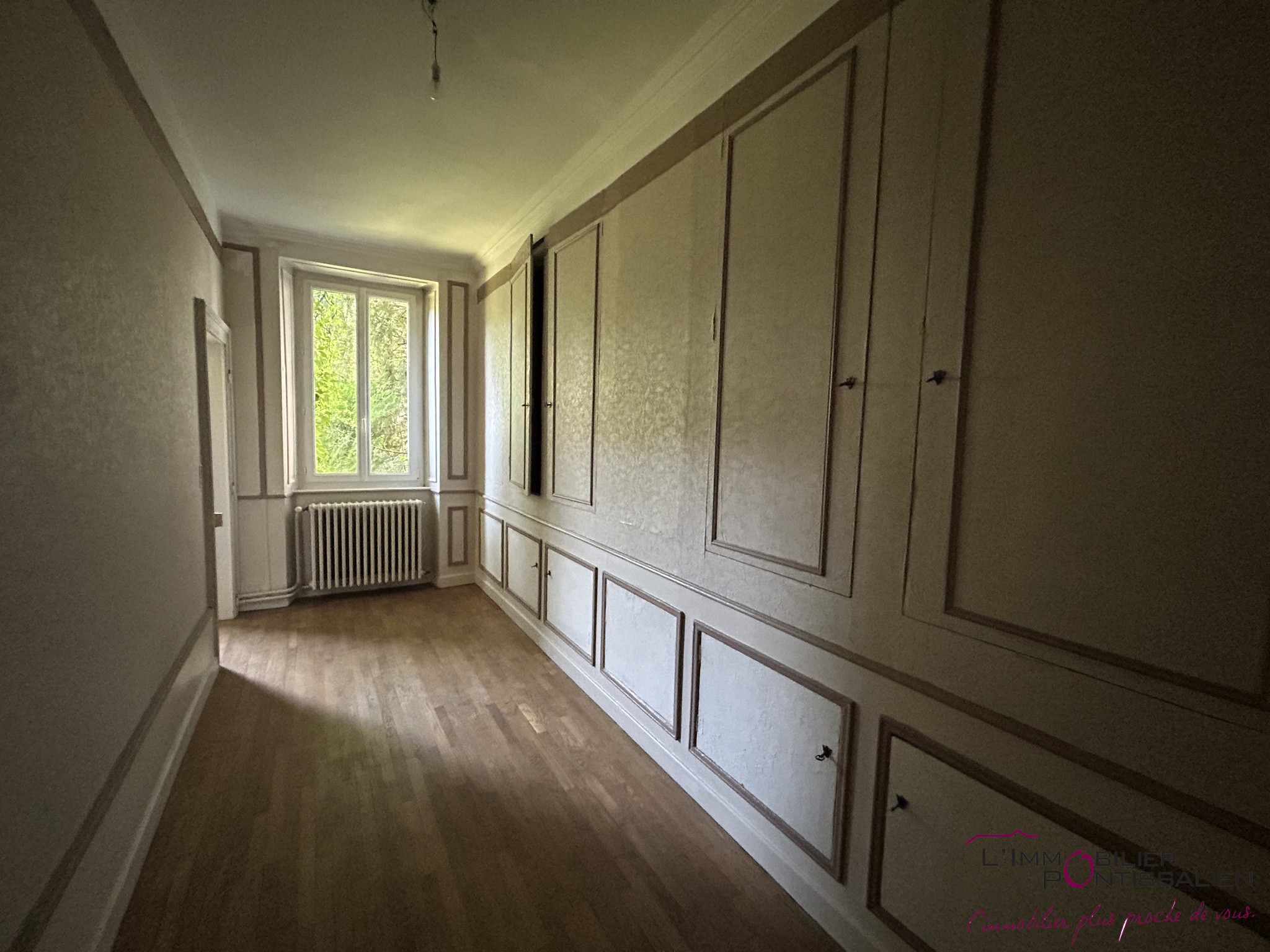 PONTARLIER - HYPER CENTRE : APPARTEMENT DE CARACTERE DE TYPE 3 A RENOVER AVEC JARDIN ET CAVE — photo 5