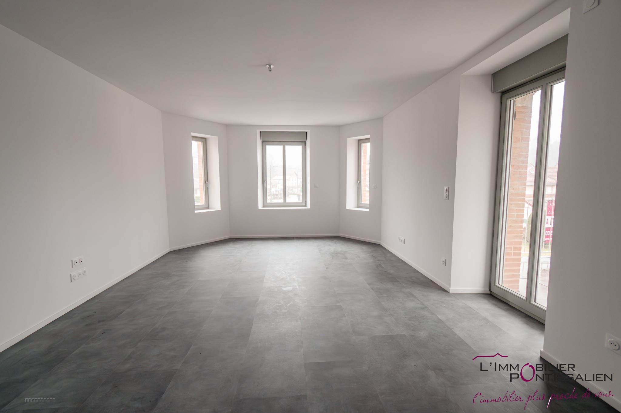 LA CLUSE ET MIJOUX : APPARTEMENT DE TYPE 5 AVEC TERRASSE, CAVE ET PARKING — photo 8