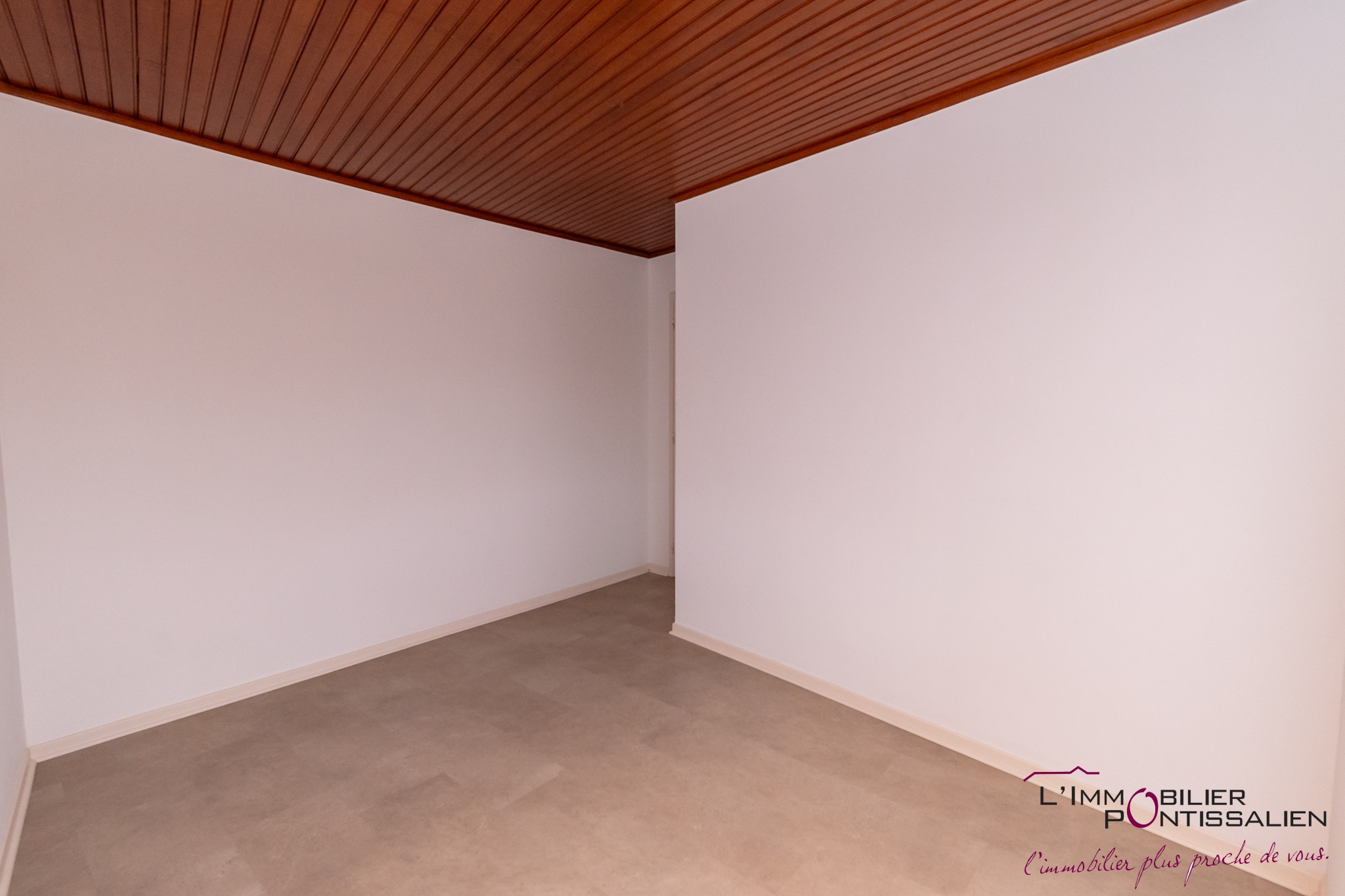 PONTARLIER - CENTRE VILLE - APPARTEMENT T2 - CAVE — photo 10