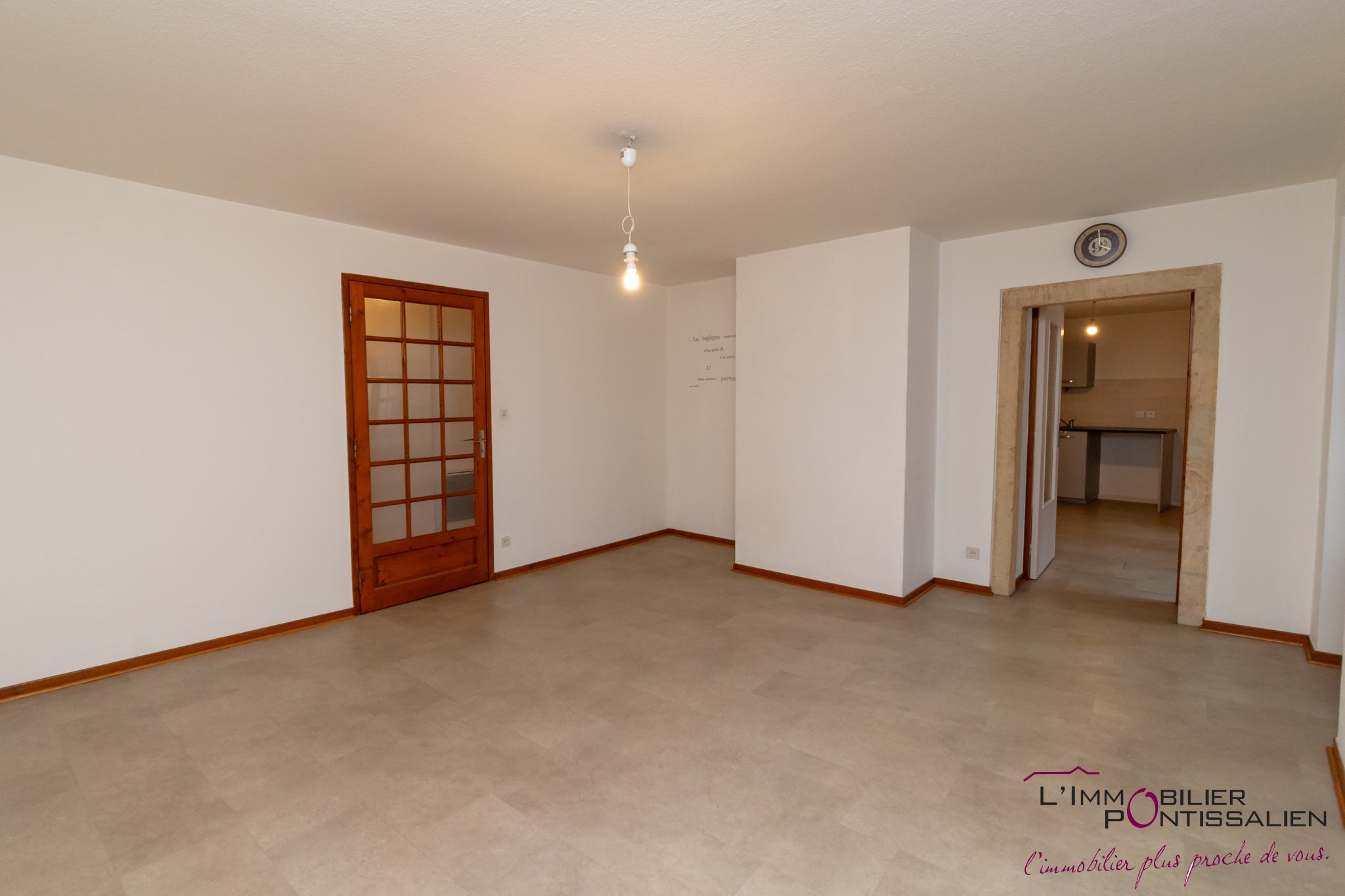 PONTARLIER - CENTRE VILLE - APPARTEMENT T2 - CAVE — photo 3