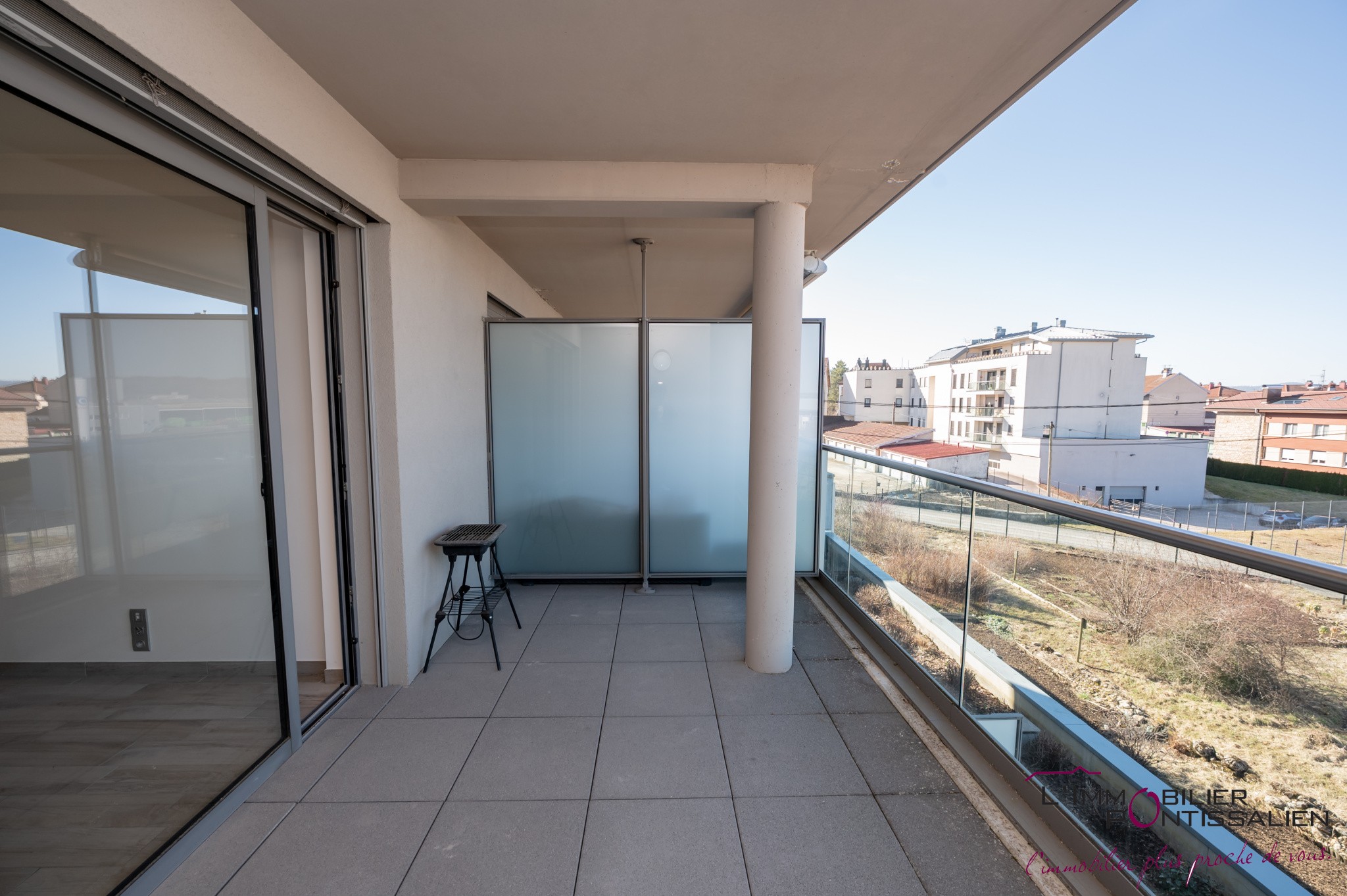 PONTARLIER - PROCHE CENTRE VILLE : APPARTEMENT RECENT DE TYPE 2 AVEC ASCENSEUR, CAVE, GARAGE ET TERRASSE — photo 11