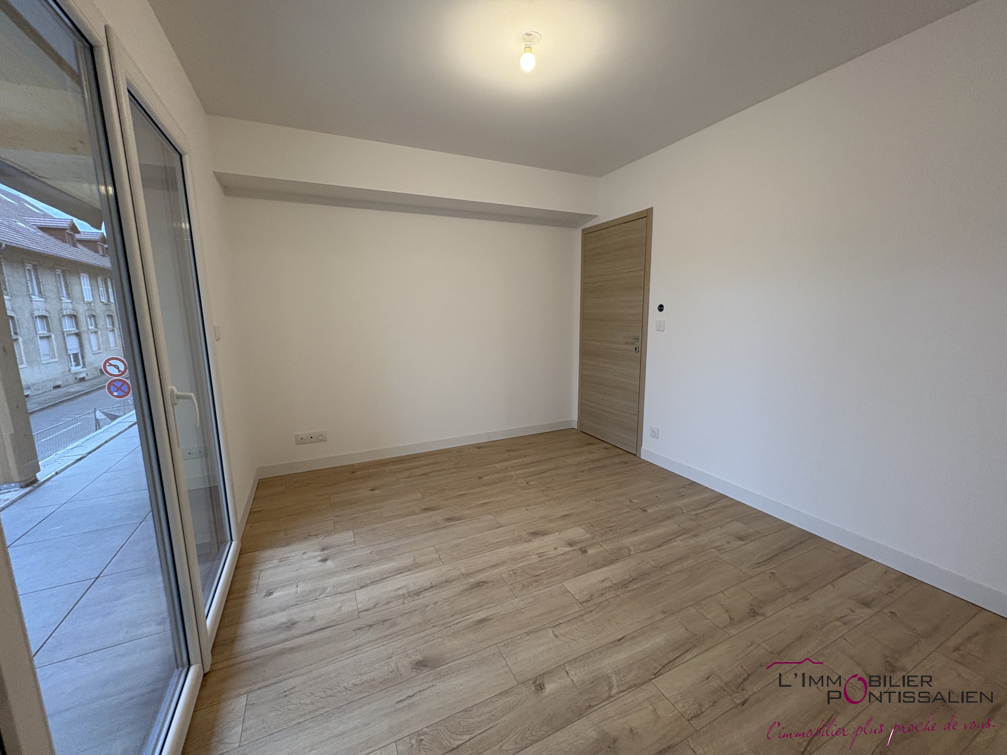 PONTARLIER- RESIDENCE DES LAVAUX : APPARTEMENT DE TYPE 5 AVEC TERRASSES, JARDIN, ASCENSEUR ET CAVE — photo 17