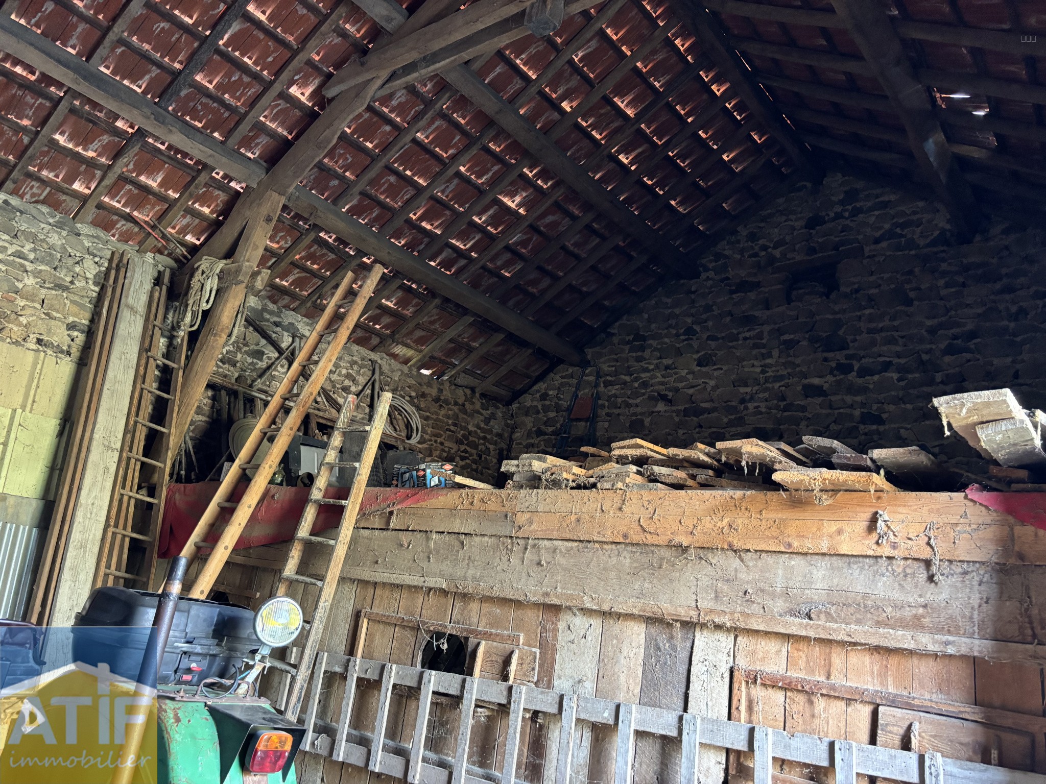 MAISON AVEC GRANGE, CALME, TRAVAUX, POTENTIEL — photo 13