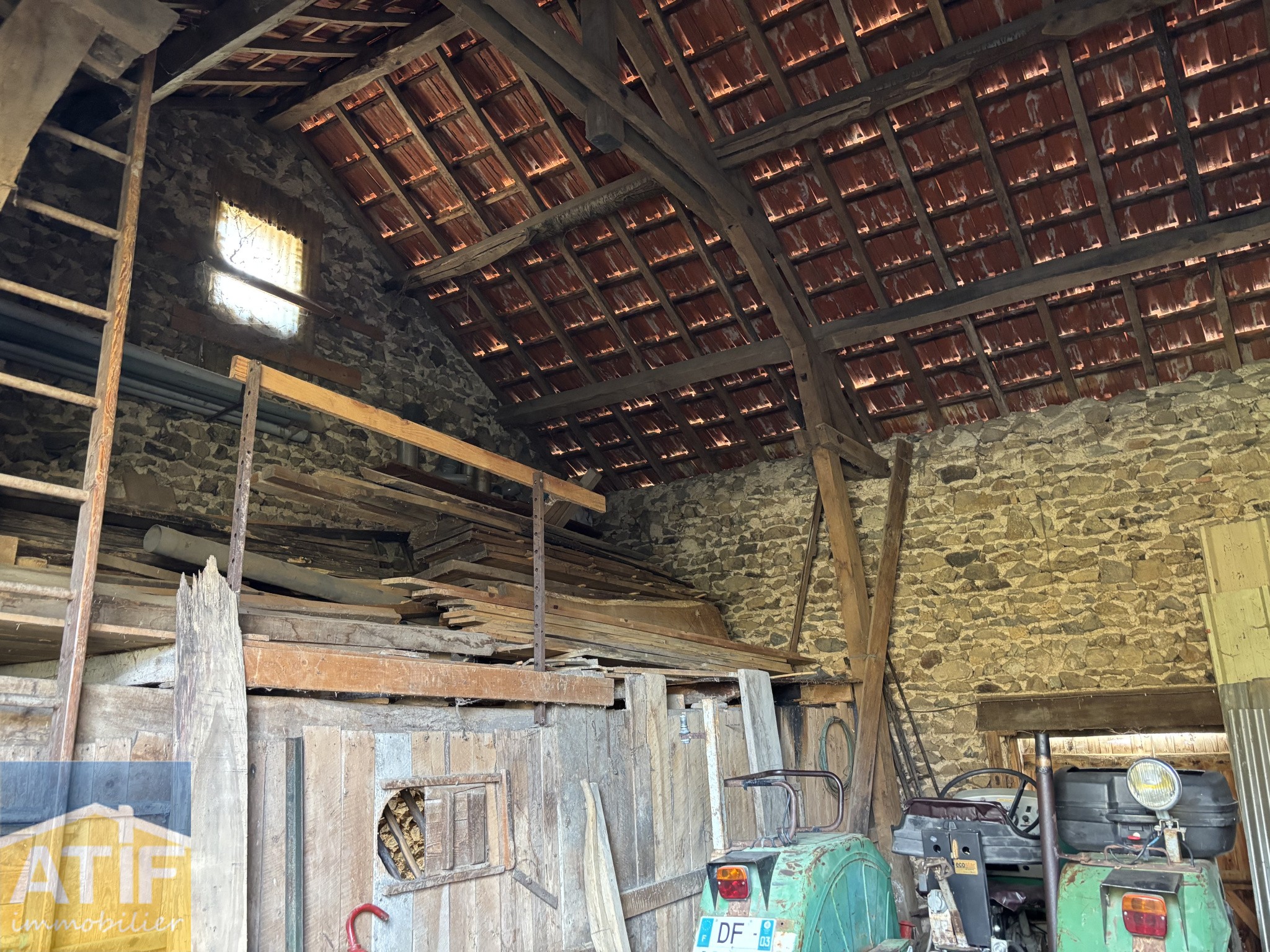 MAISON AVEC GRANGE, CALME, TRAVAUX, POTENTIEL — photo 12