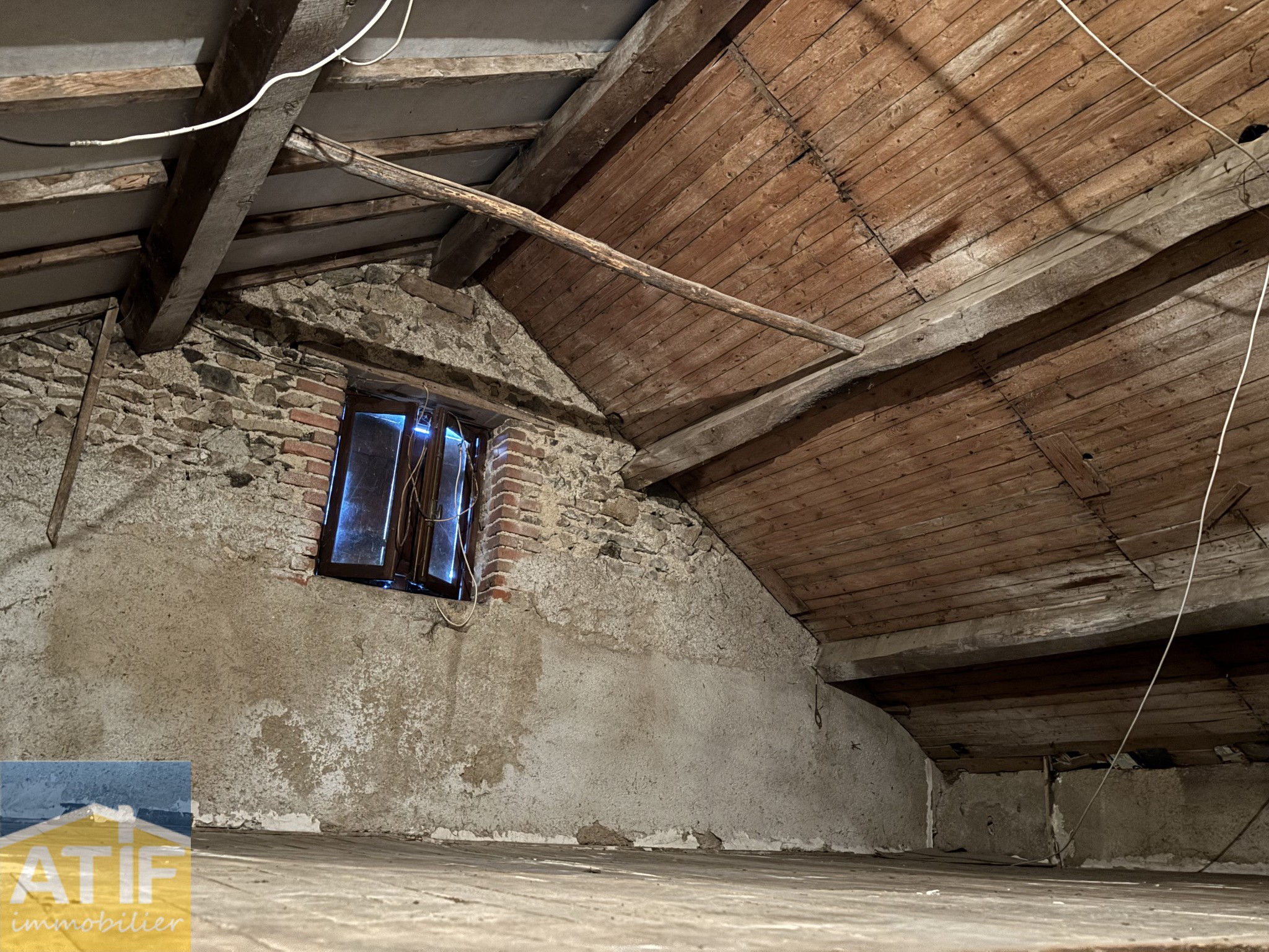 MAISON AVEC GRANGE, CALME, TRAVAUX, POTENTIEL — photo 11