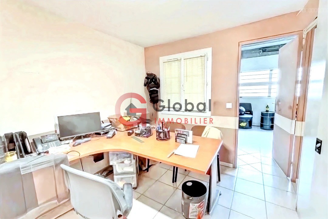 Droit au Bail   Local commercial / Atelier   Marseille 11e — photo 3