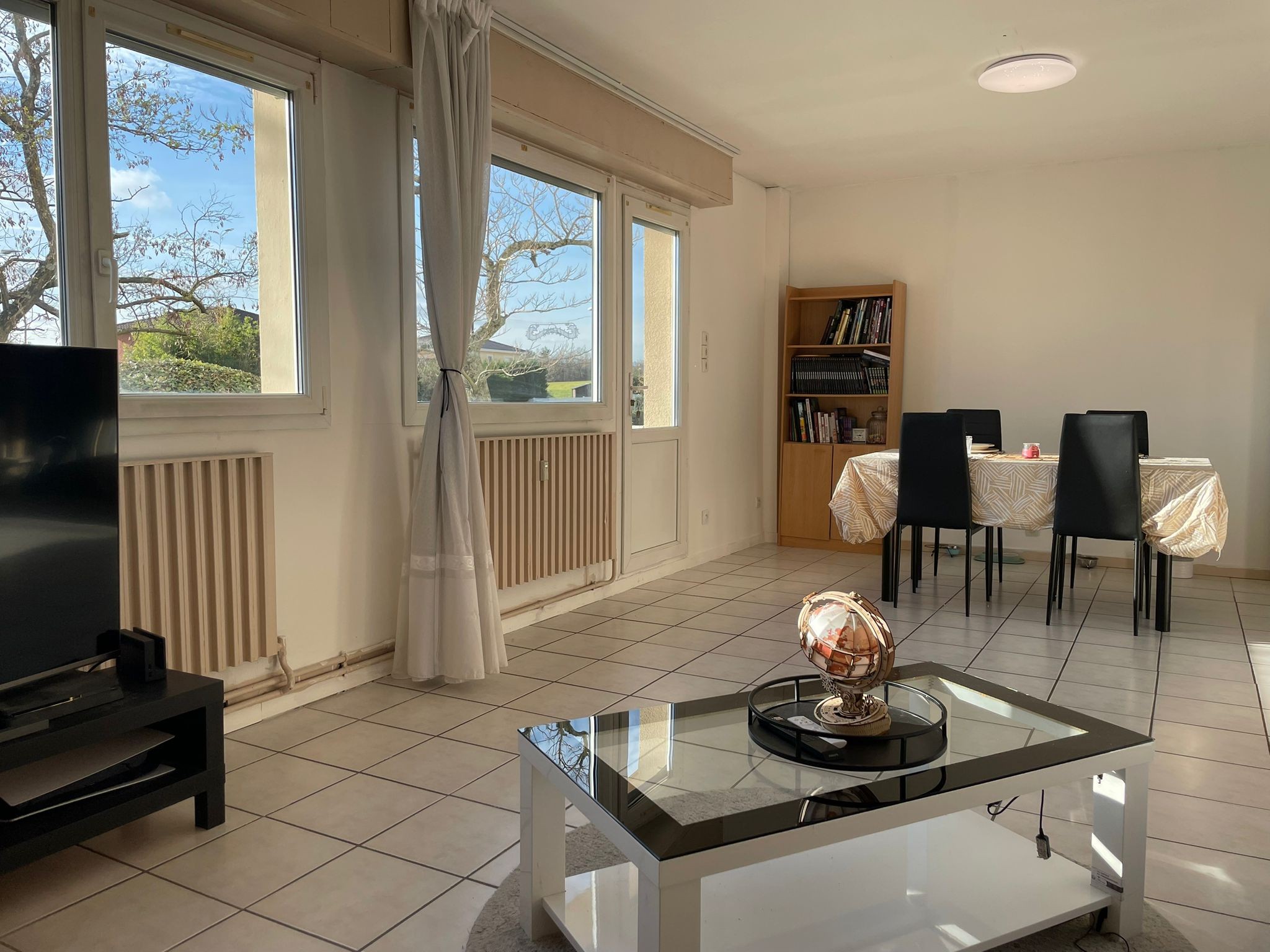 SPACIEUX APPARTEMENT T4 DE 90 M2 AU COEUR D'UN PARC — photo 2