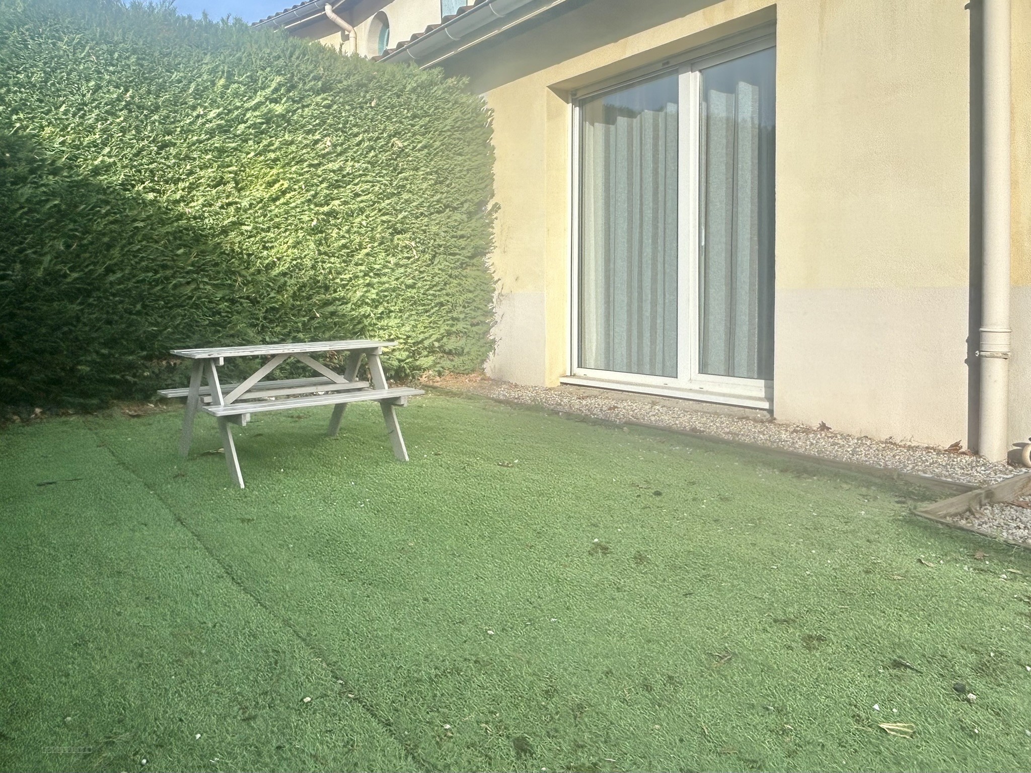 MAISON DE VILLE RECENTE ET SPACIEUSE AVEC JARDIN ET GRAND GARAGE — photo 4