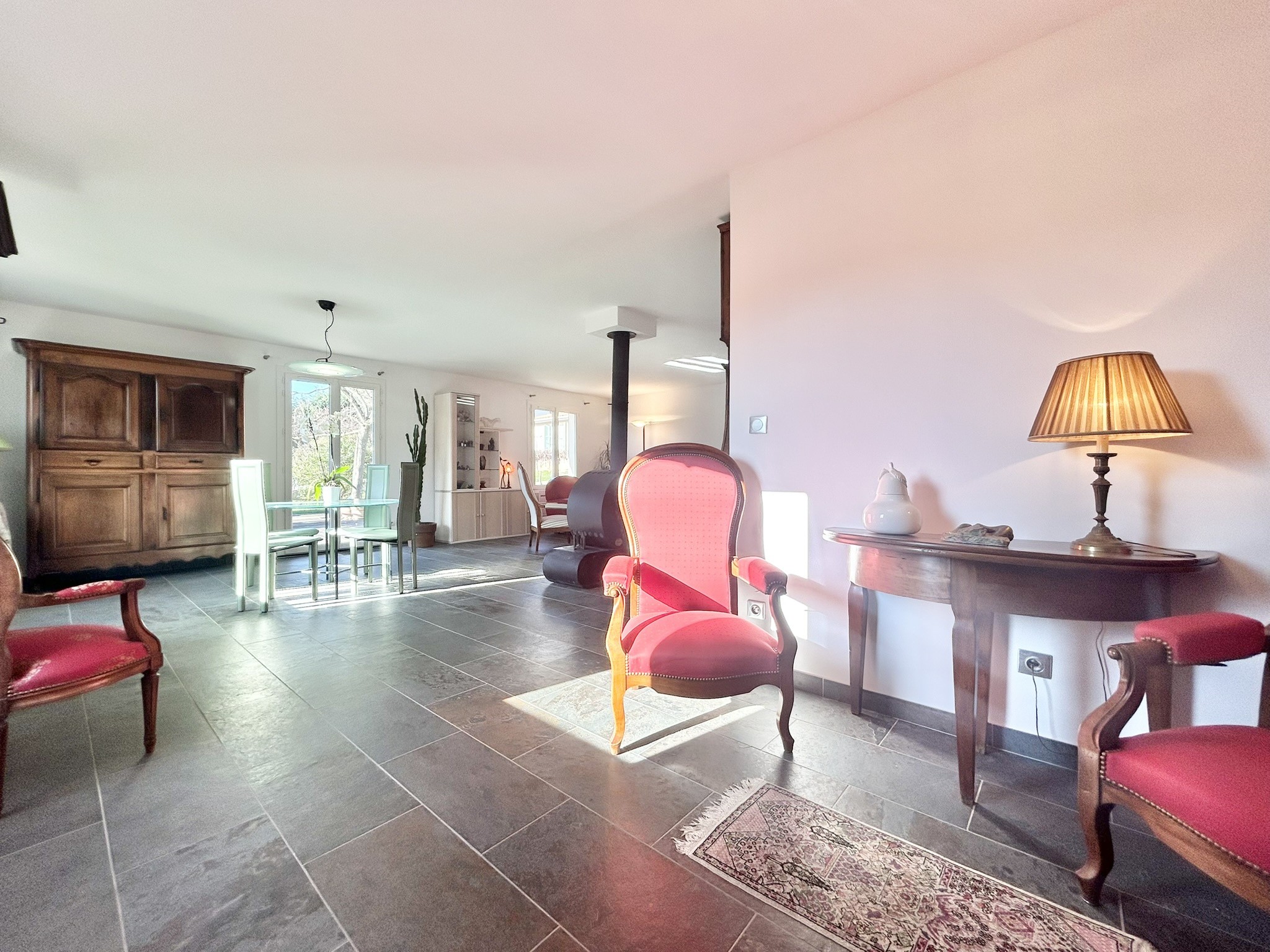 MAISON DE PLAIN PIED 160 m2 DANS VILLAGE RESIDENTIEL PROCHE DE LYON — photo 6