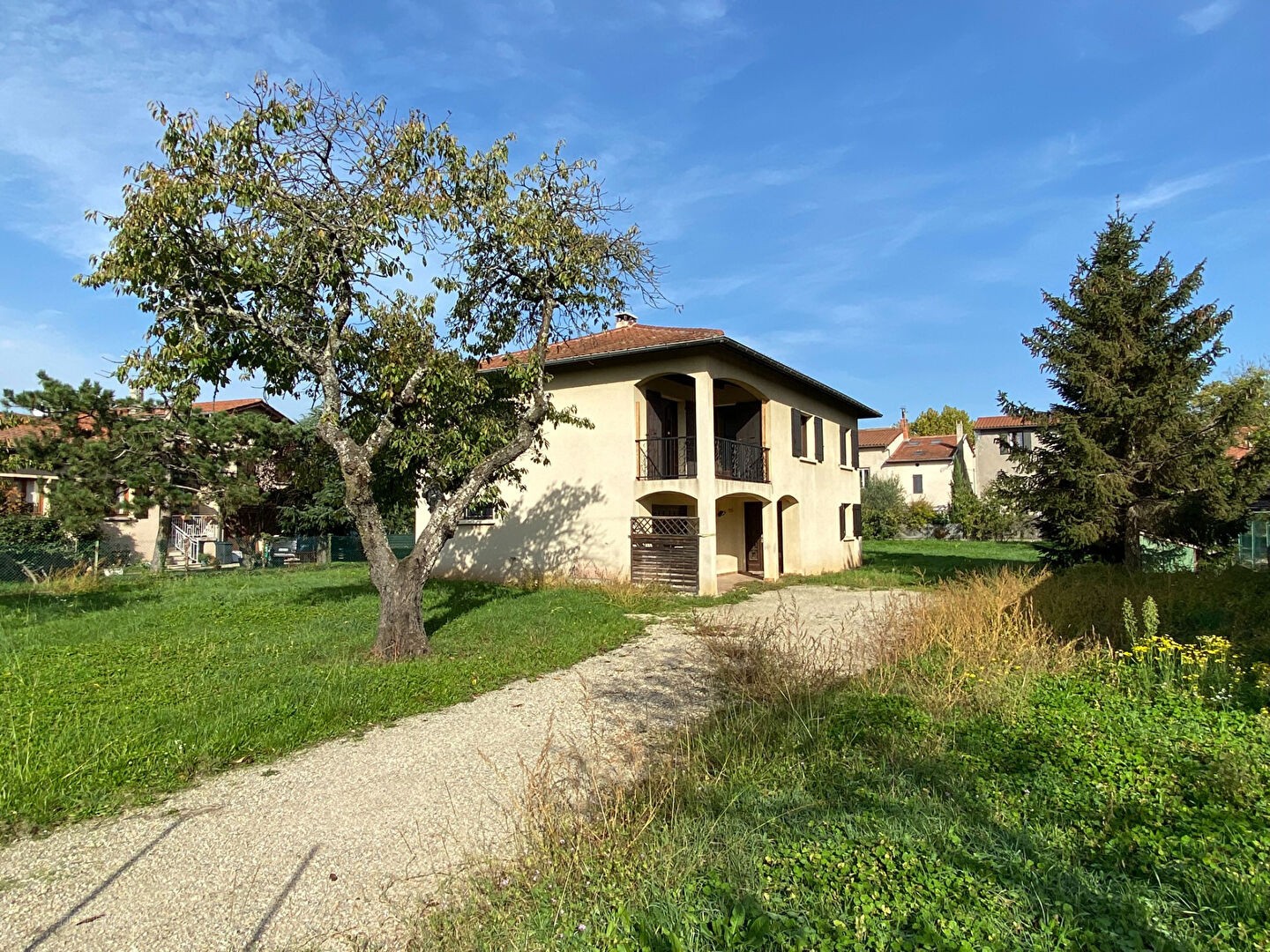 MAISON FAMILIALE 4 CH DANS LE CENTRE — photo 2