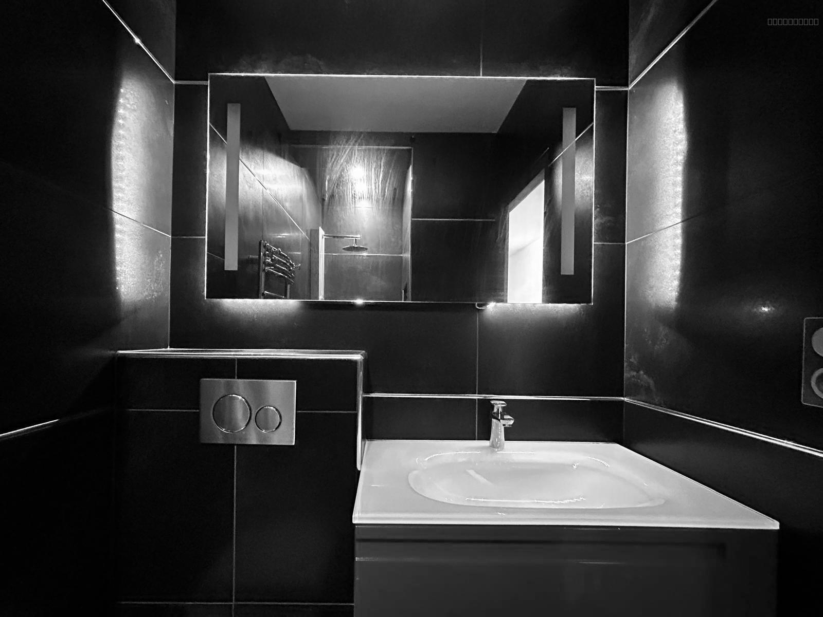 VILLA CONTEMPORAINE AVEC PISCINE DANS SECTEUR RESIDENTIEL — photo 13