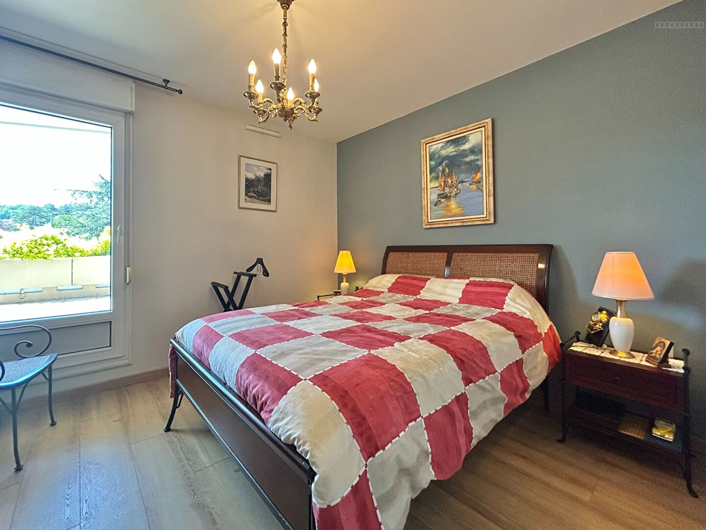 APPARTEMENT AVEC VUE - TERRASSE 45 m2 - PROCHE COMMERCES — photo 9