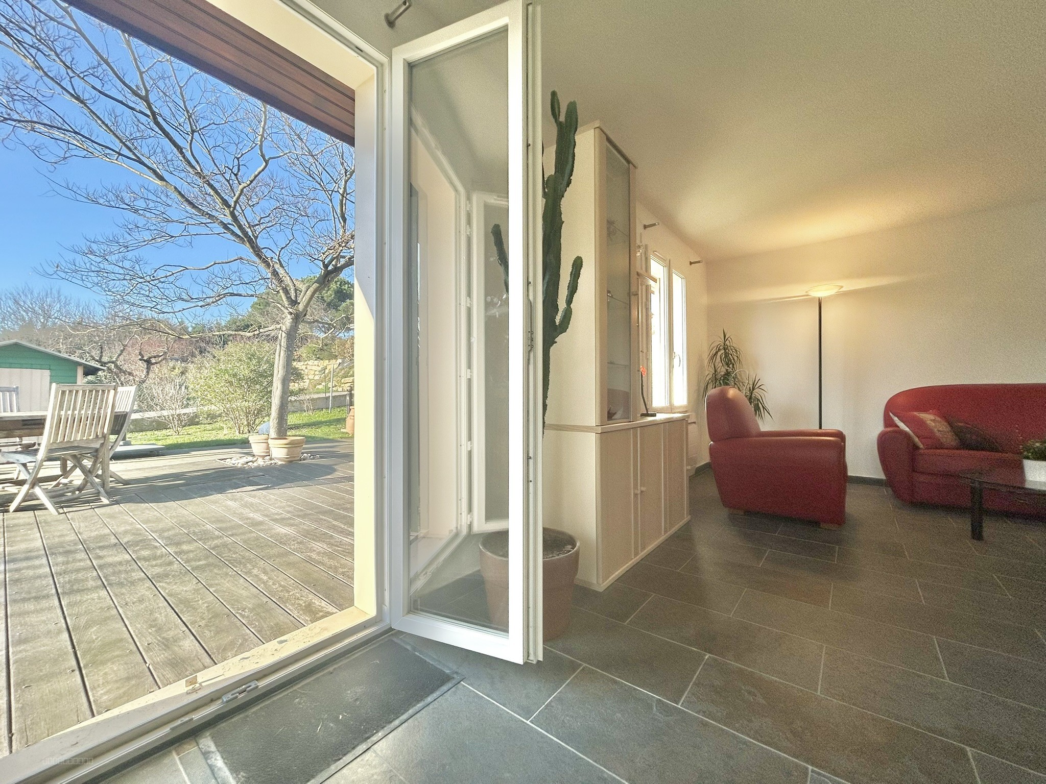 MAISON DE PLAIN PIED 160 m2 DANS VILLAGE RESIDENTIEL PROCHE DE LYON — photo 10