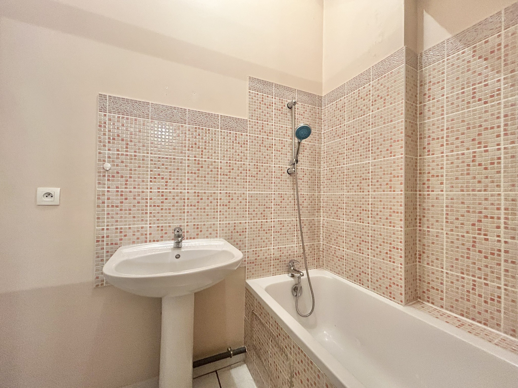 T3 DUPLEX - CENTRE DE RIVE DE GIER — photo 7