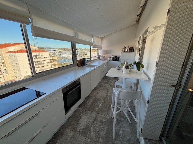 Coup de cœur : appartement traversant sur les marinas au port de Canet — photo 11