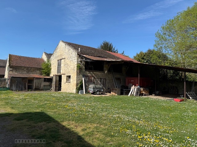 Ferme - 550 m2 - 30 pièces - Terrain de 3700 m2 - 750 000 € — photo 4