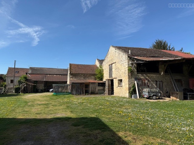 Ferme - 550 m2 - 30 pièces - Terrain de 3700 m2 - 750 000 € — photo 5