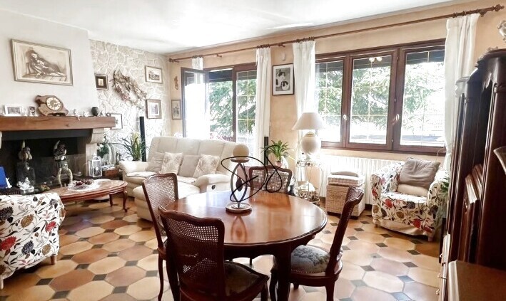 MAISON INDEPENDANTE - 8 Pièces - 5 chambres - 151 m2 - 349 900 € — photo 3